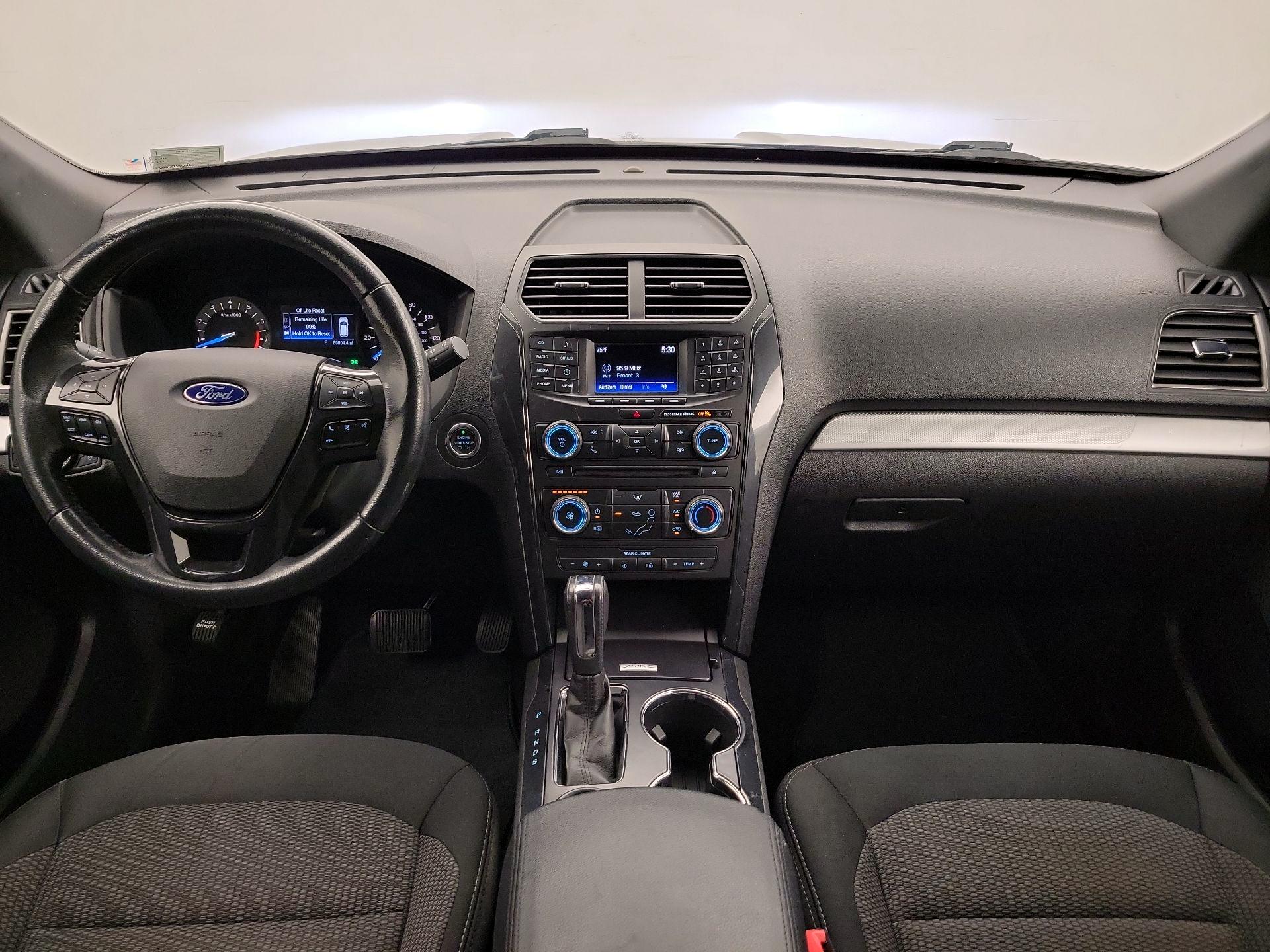Thumbnail: 2017 Ford Explorer - 9