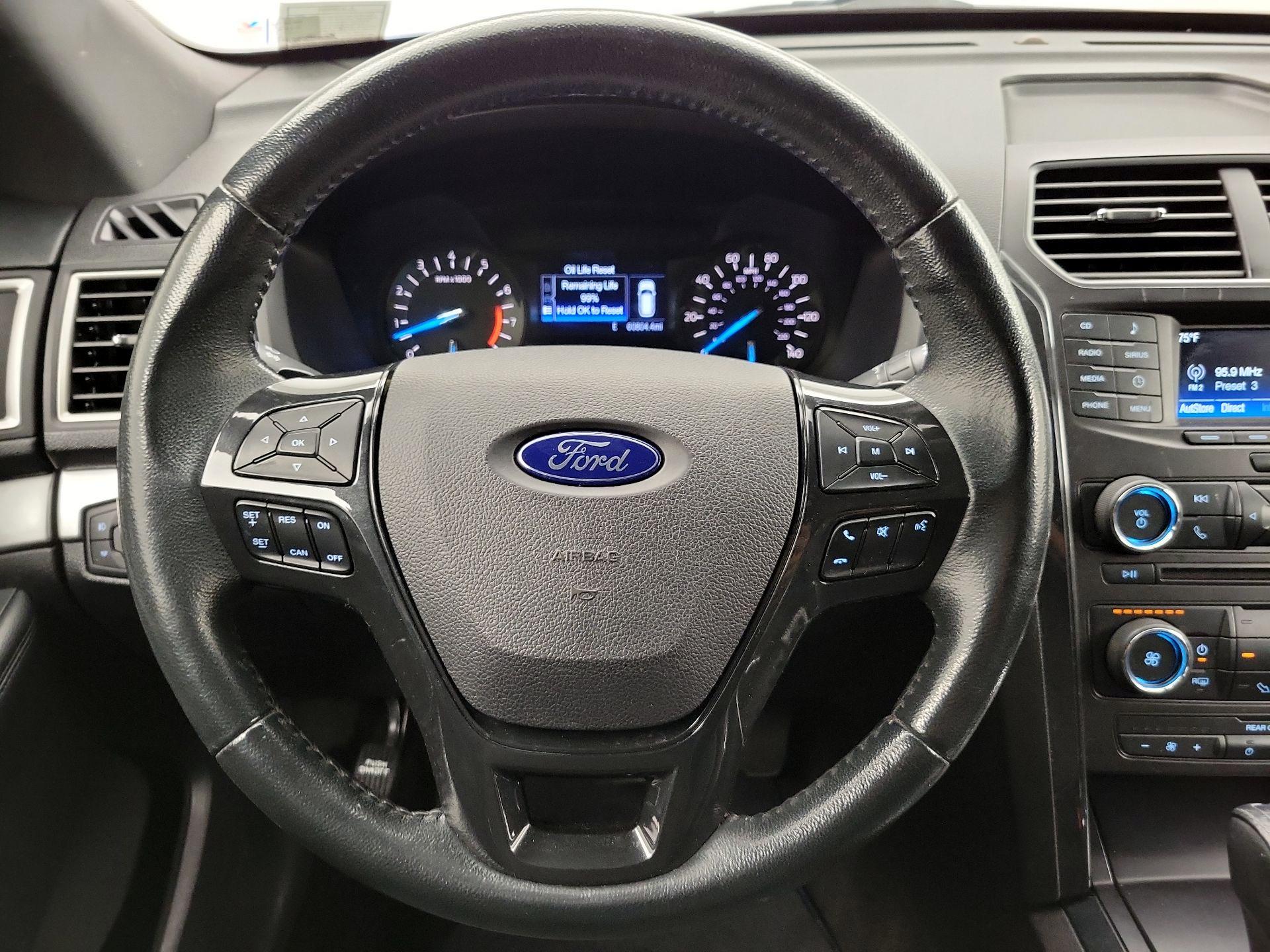 Thumbnail: 2017 Ford Explorer - 10