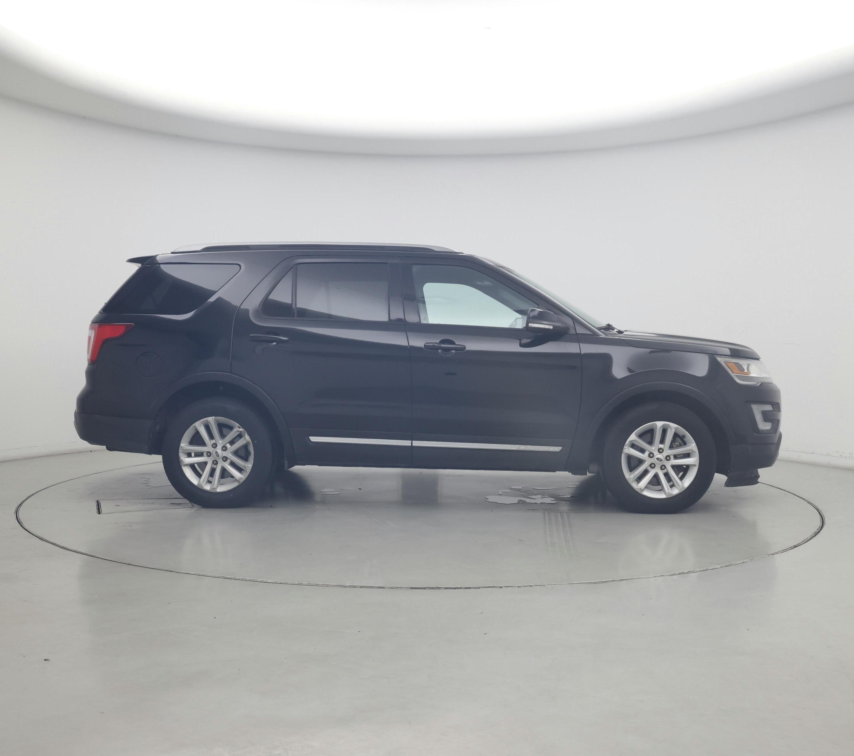 Thumbnail: 2017 Ford Explorer - 7