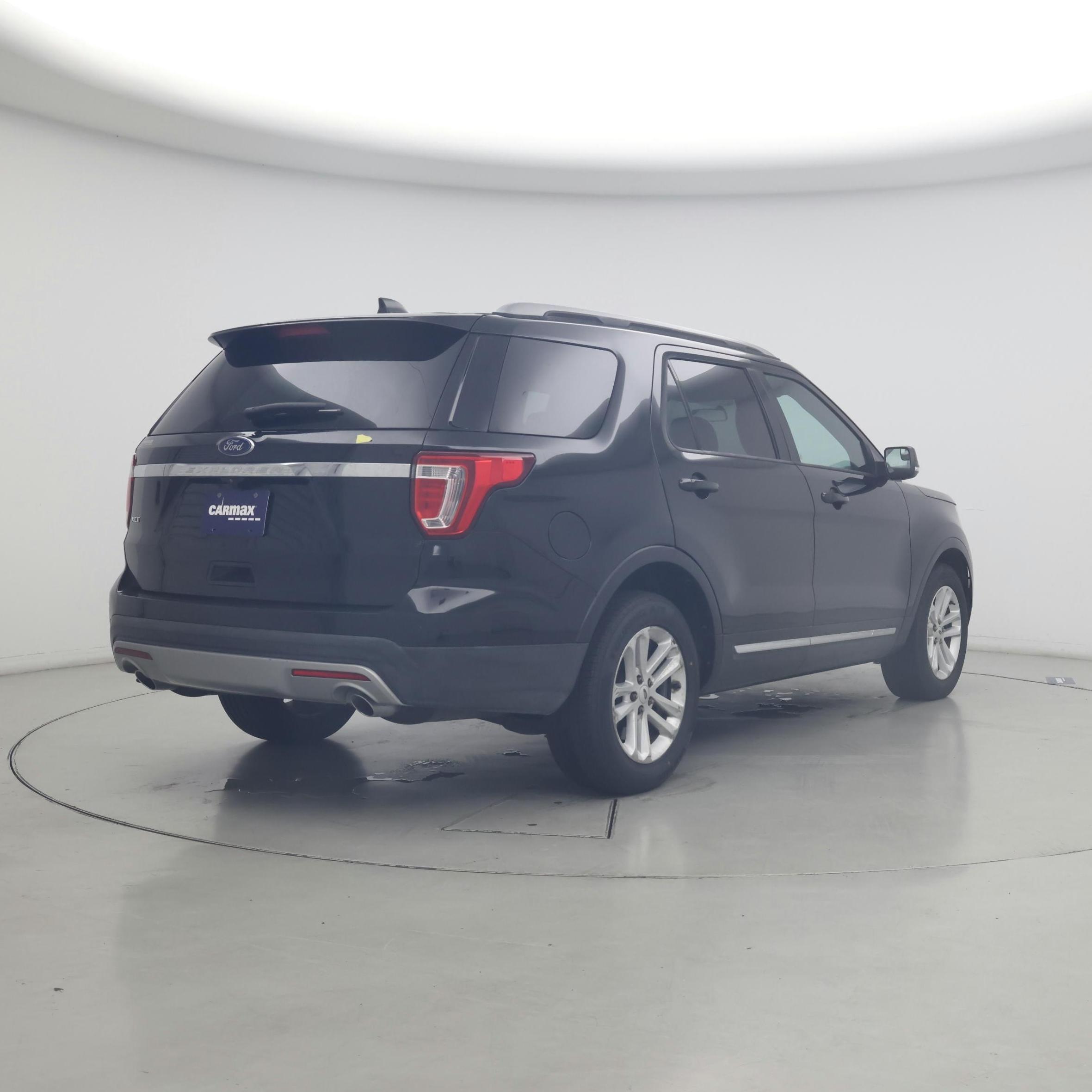 Thumbnail: 2017 Ford Explorer - 8