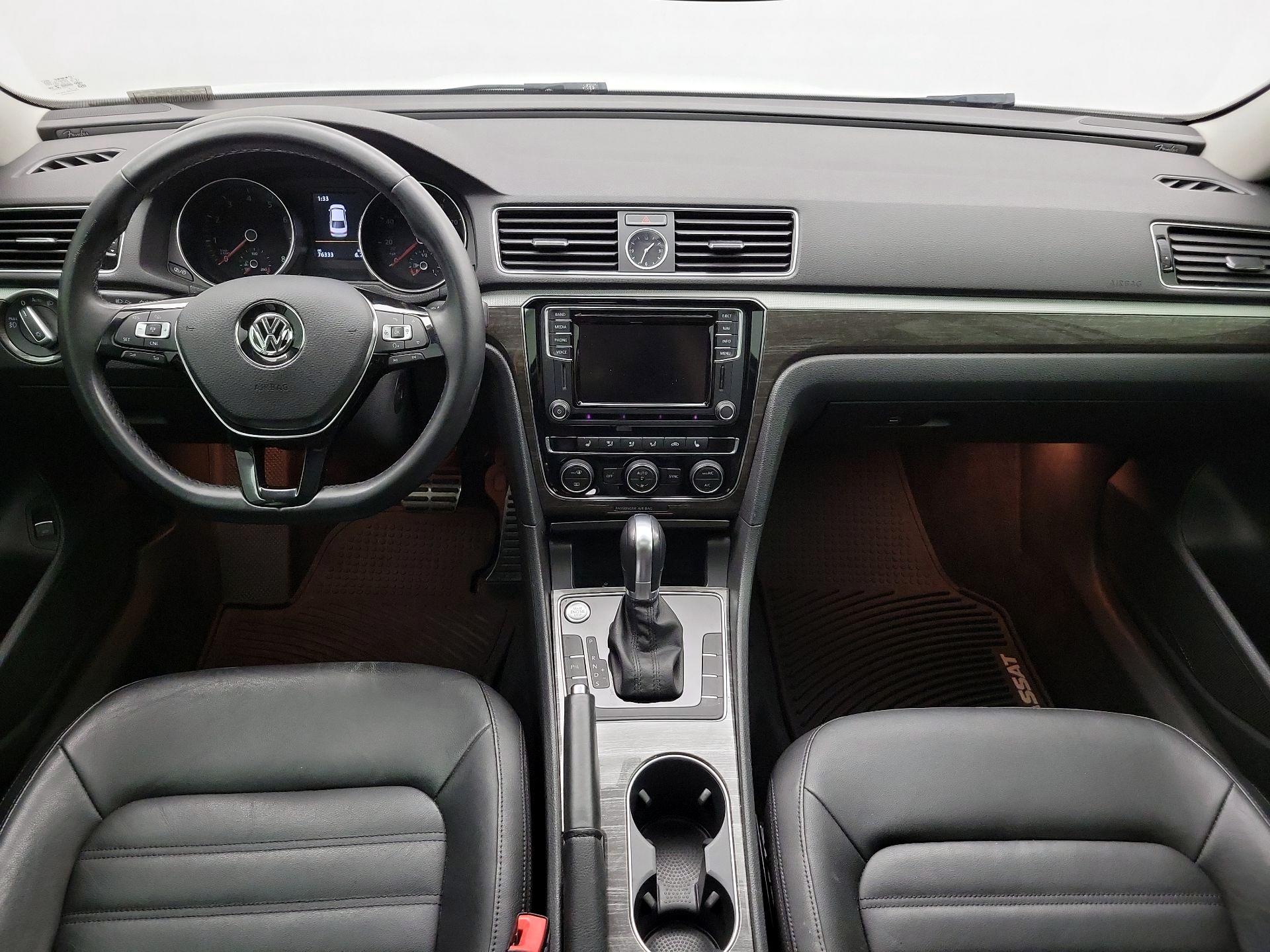 Thumbnail: 2016 Volkswagen Passat - 9