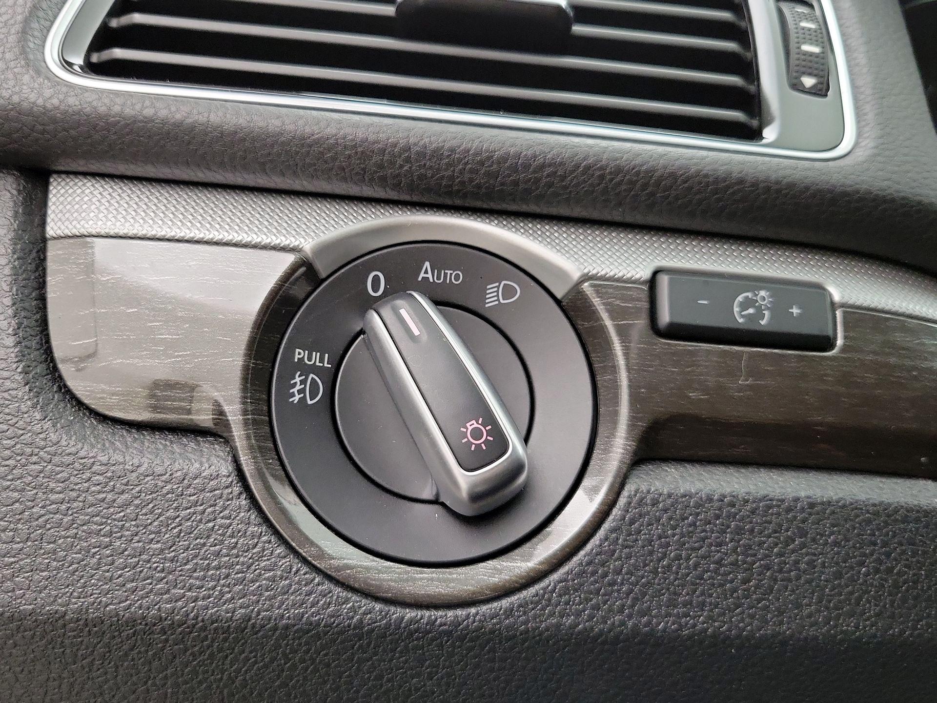 Thumbnail: 2016 Volkswagen Passat - 13