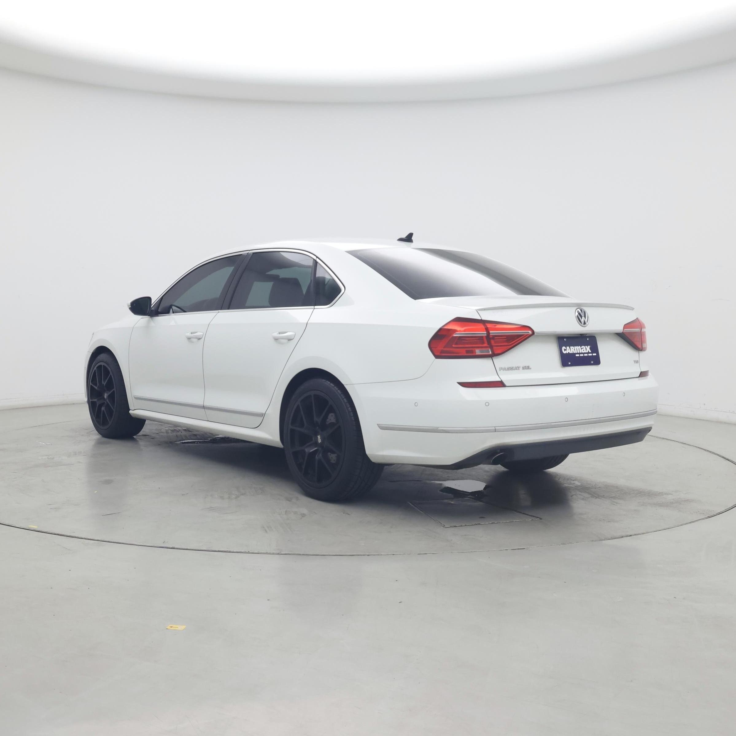 Thumbnail: 2016 Volkswagen Passat - 2