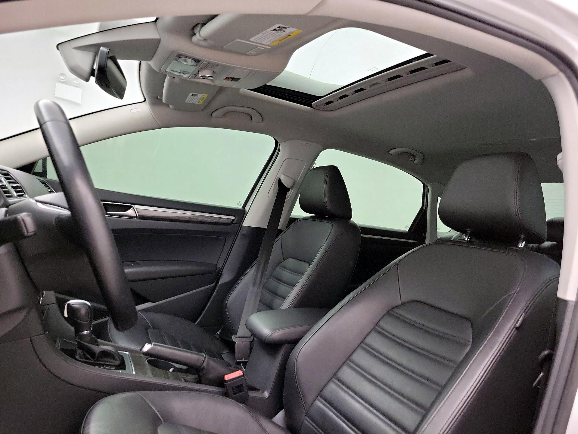 Thumbnail: 2016 Volkswagen Passat - 20