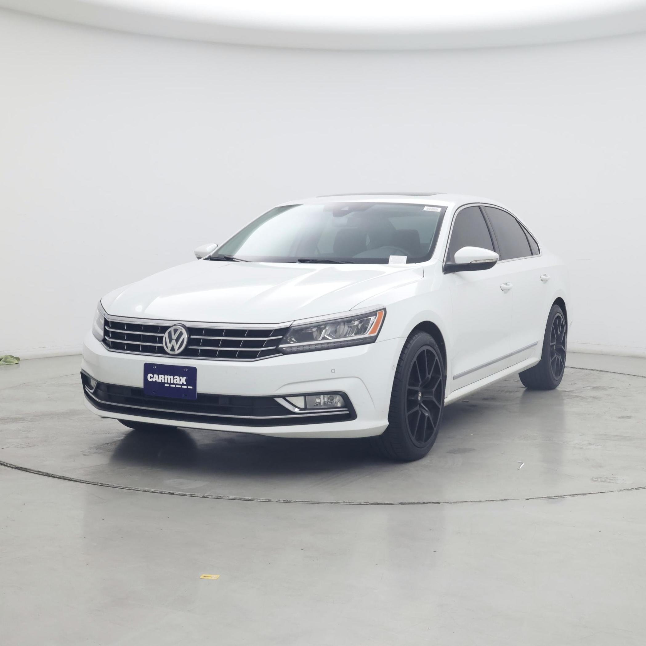Thumbnail: 2016 Volkswagen Passat - 4