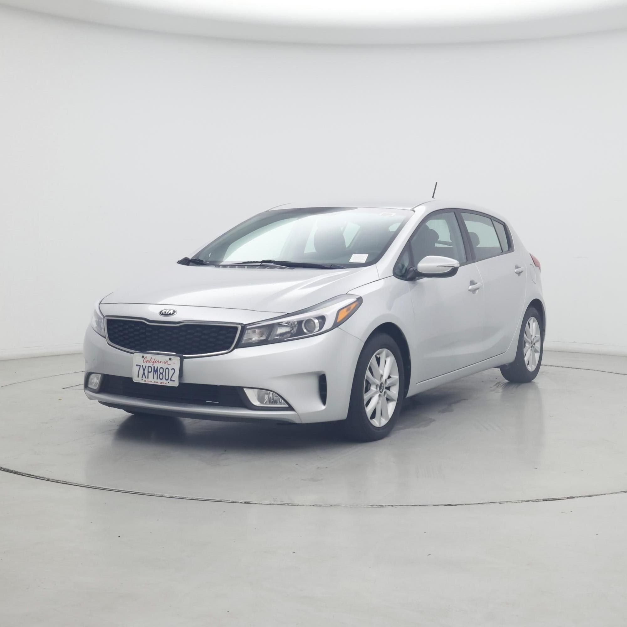 Thumbnail: 2017 Kia Forte - 4