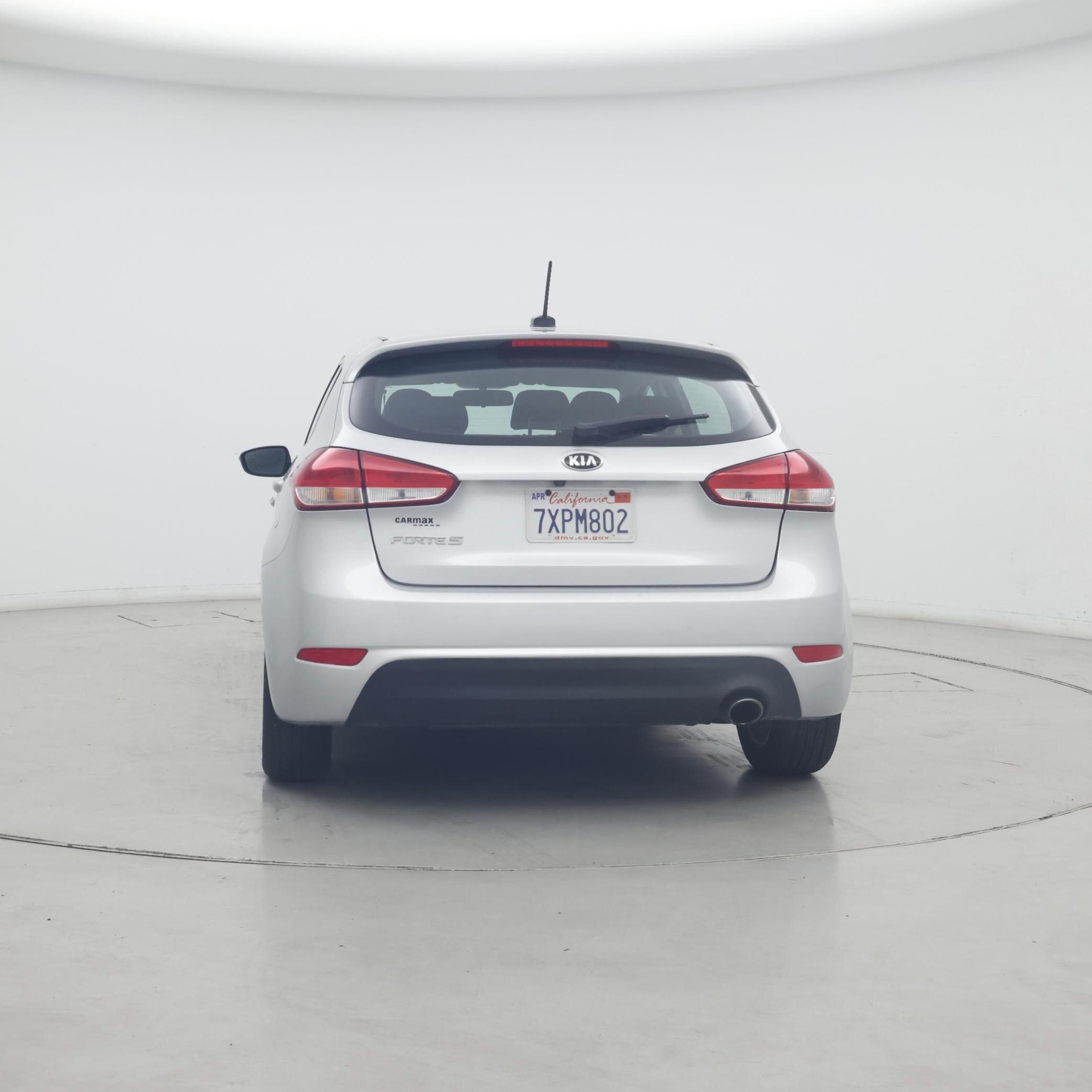 Thumbnail: 2017 Kia Forte - 6