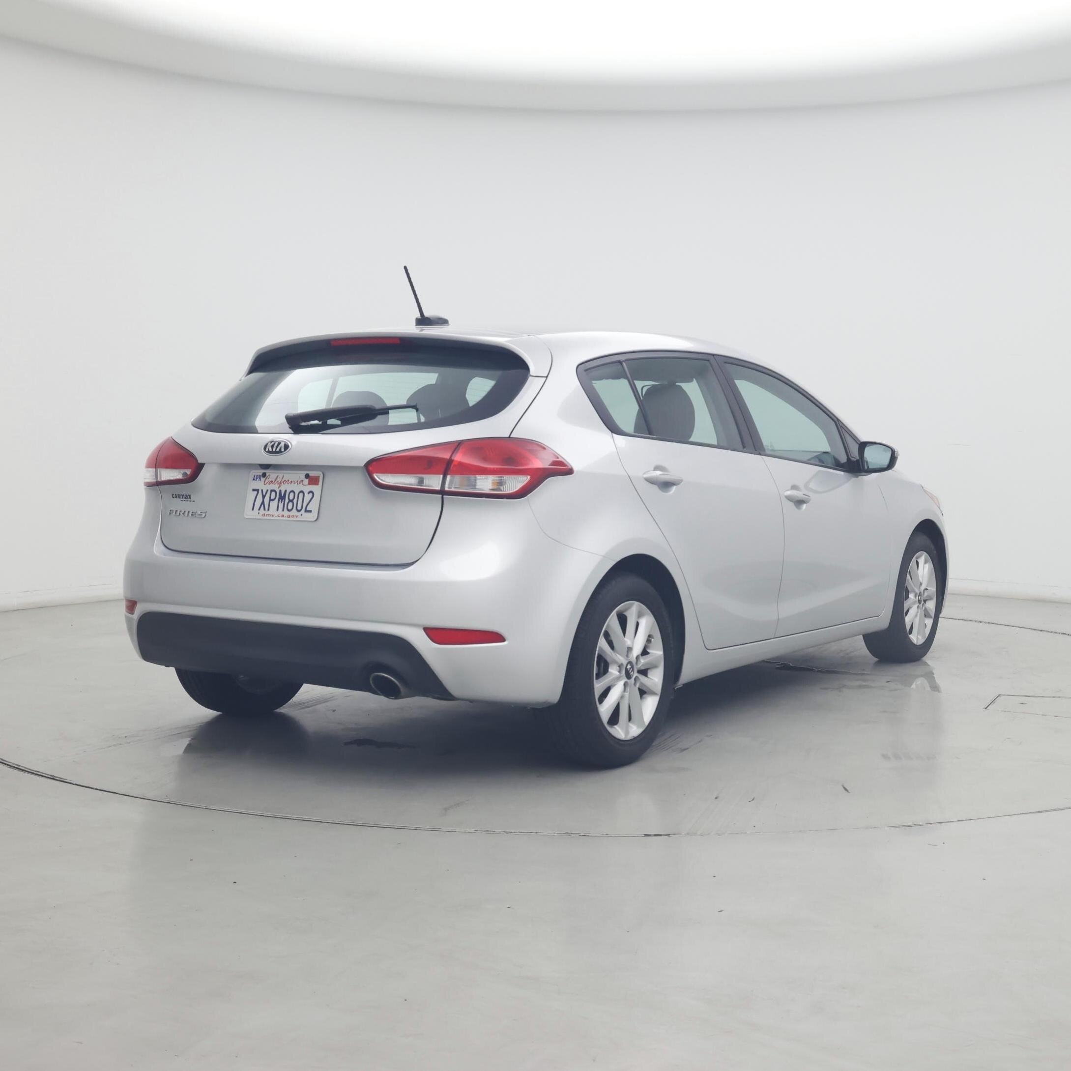 Thumbnail: 2017 Kia Forte - 8