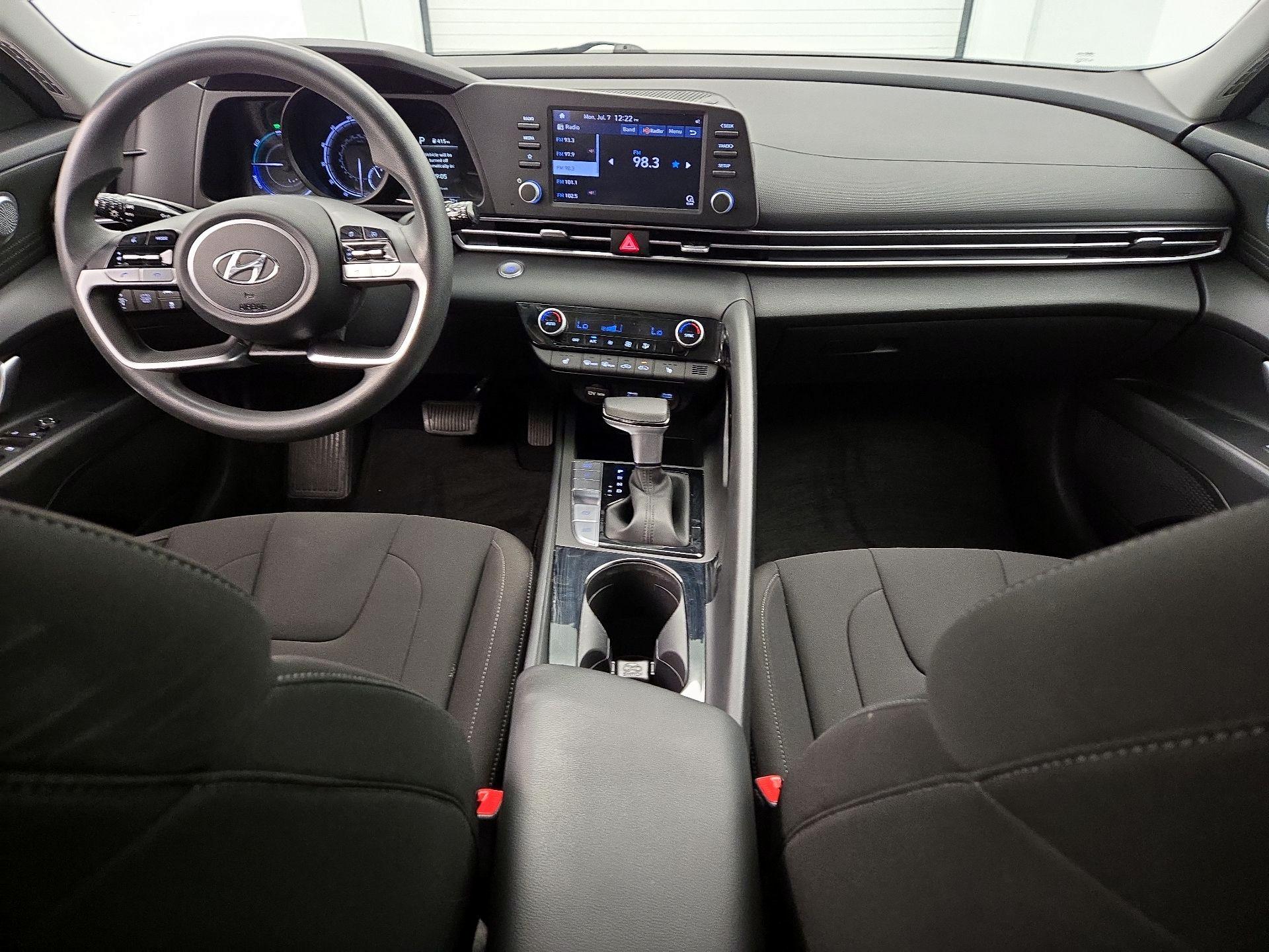 Thumbnail: 2023 Hyundai Elantra - 9