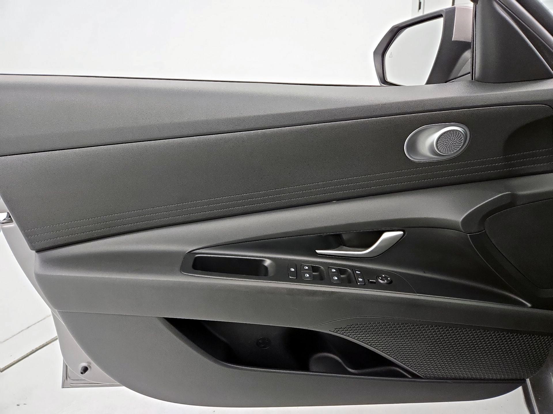 Thumbnail: 2023 Hyundai Elantra - 12