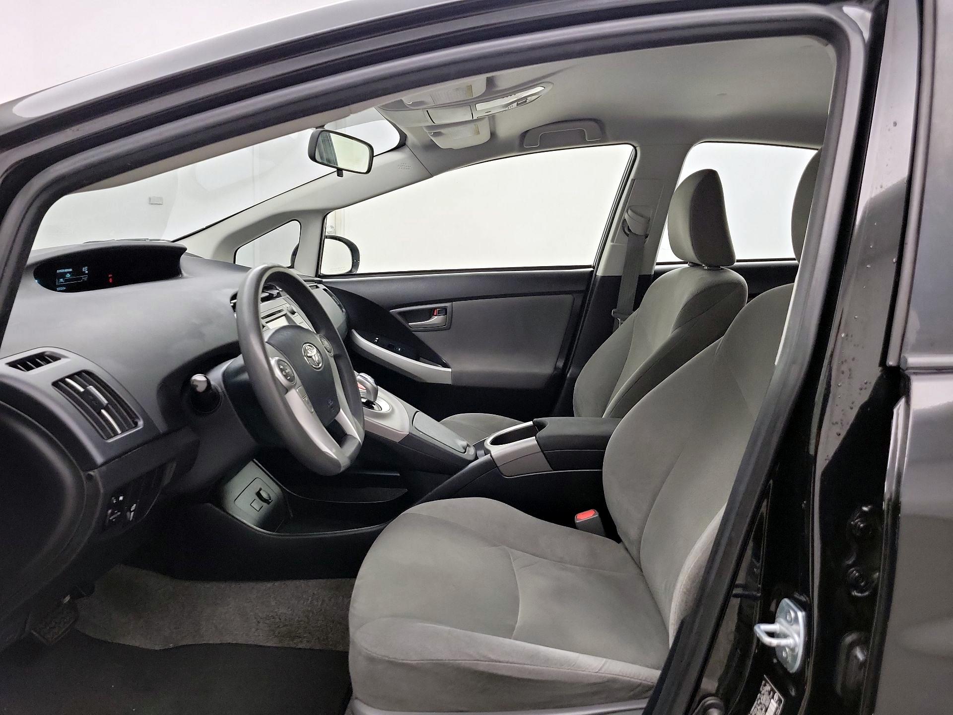 Thumbnail: 2015 Toyota Prius - 11