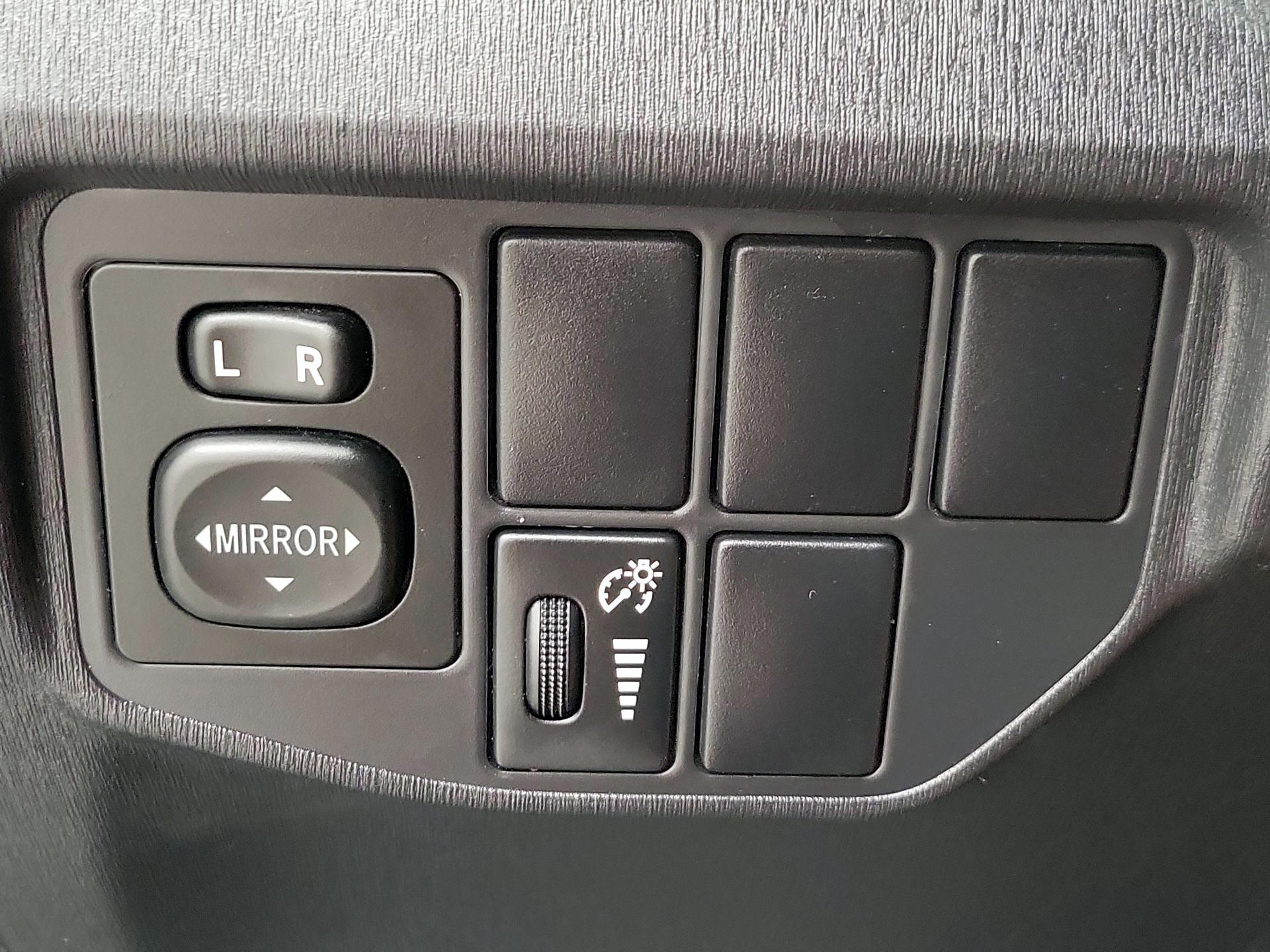 Thumbnail: 2015 Toyota Prius - 13