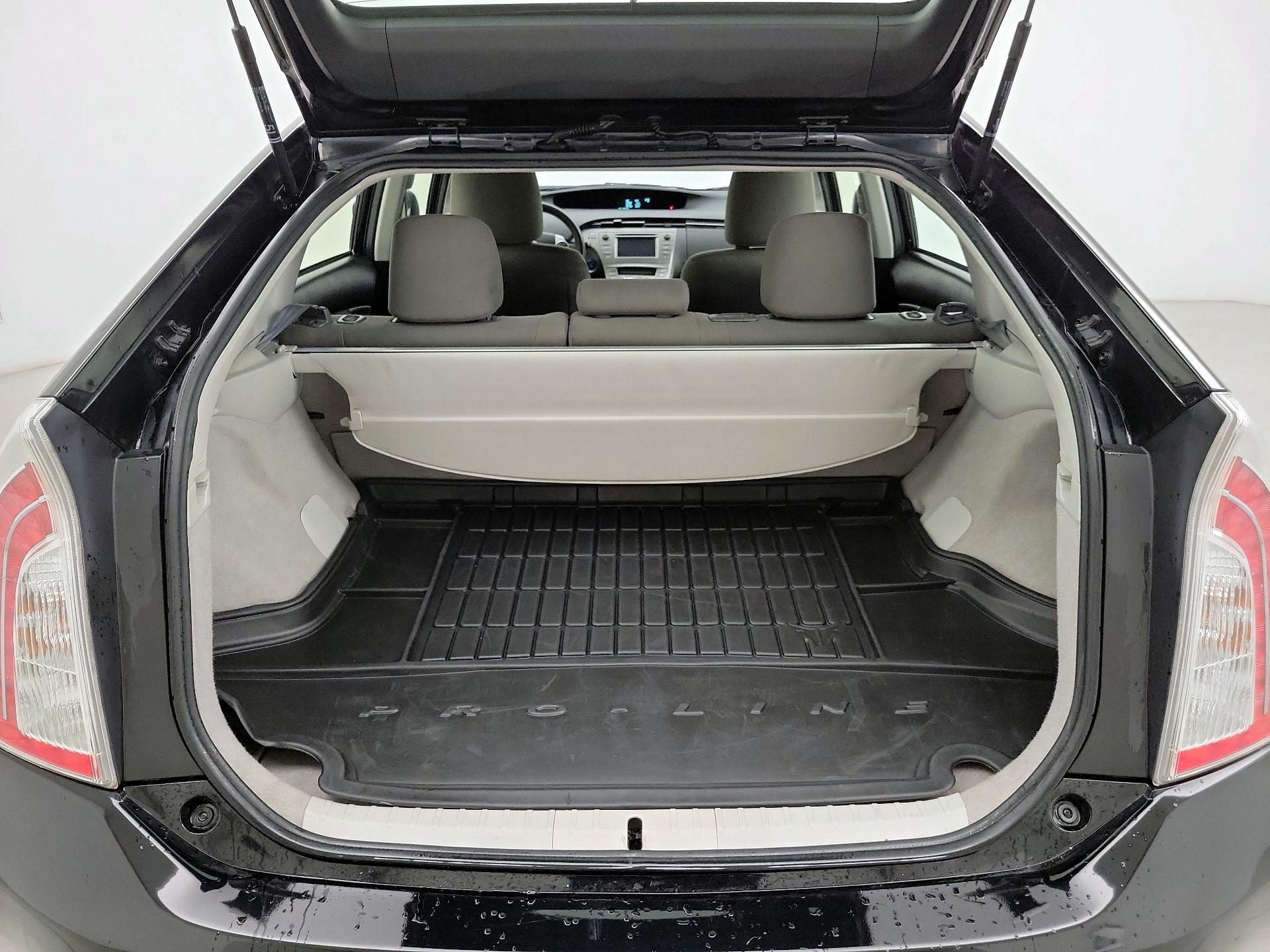 Thumbnail: 2015 Toyota Prius - 20