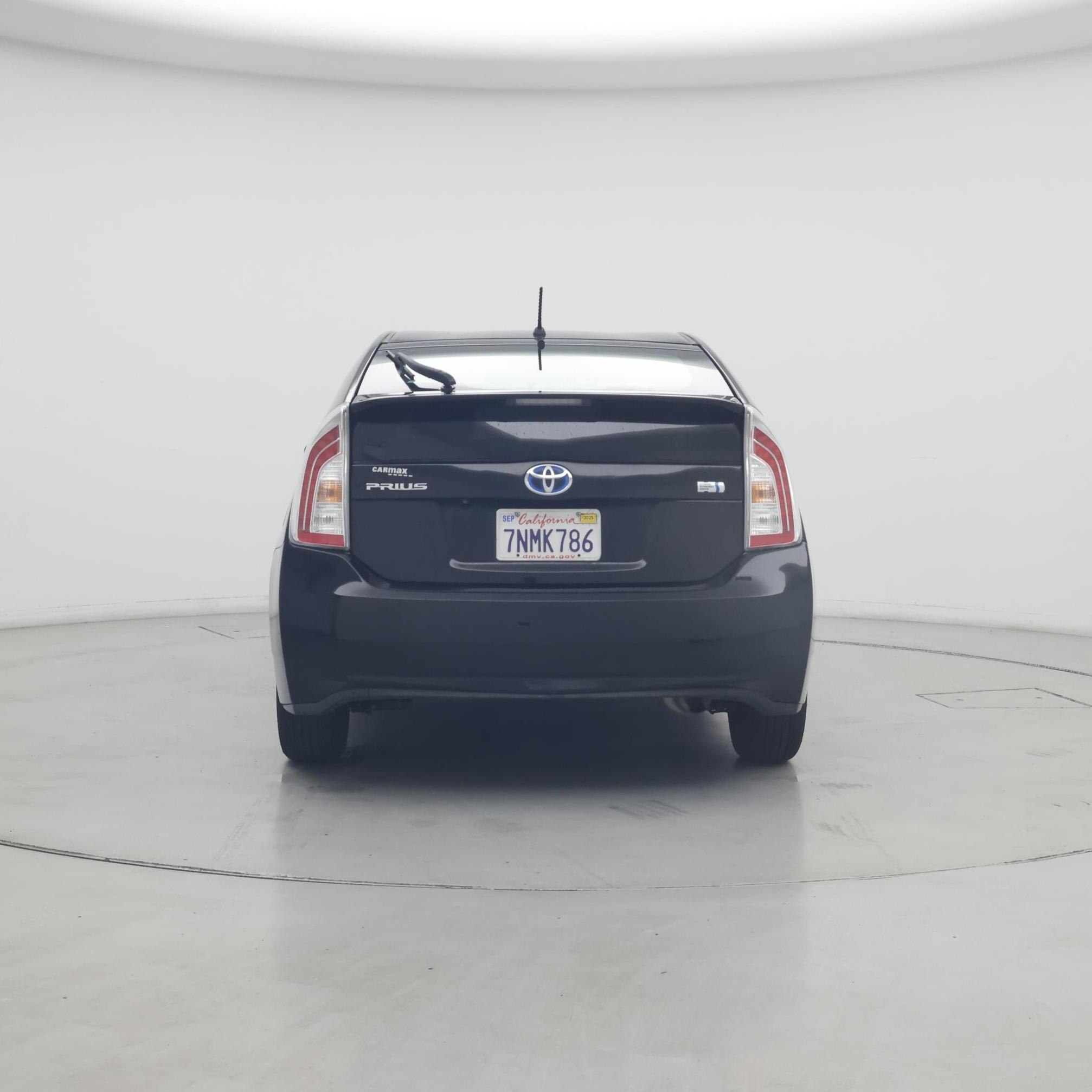 Thumbnail: 2015 Toyota Prius - 6