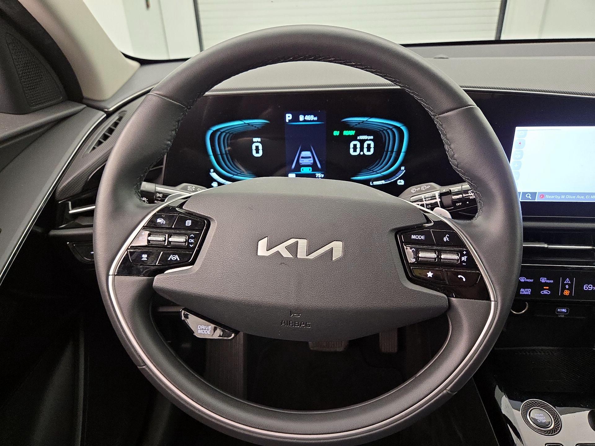 Thumbnail: 2023 Kia Niro - 10