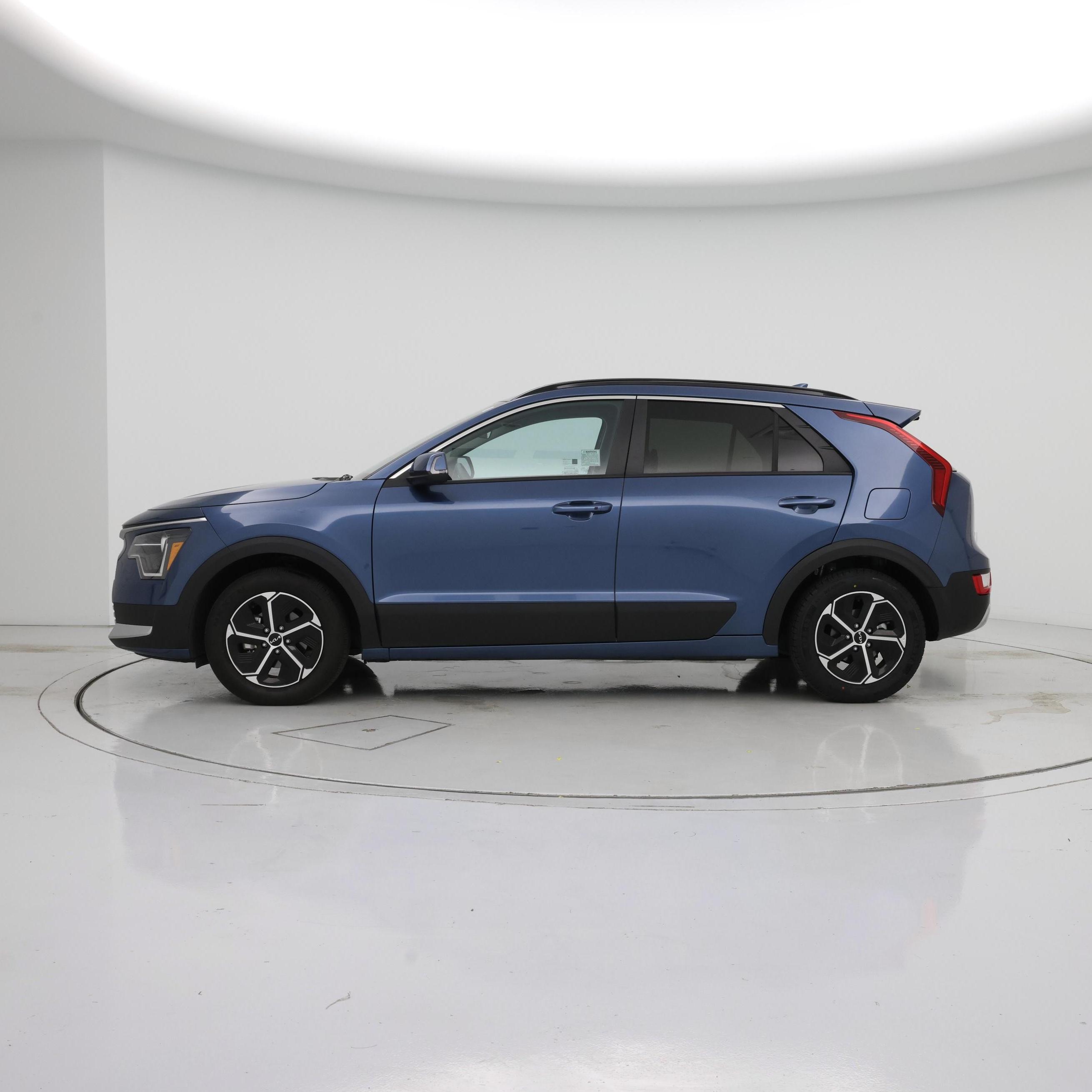 Thumbnail: 2023 Kia Niro - 3