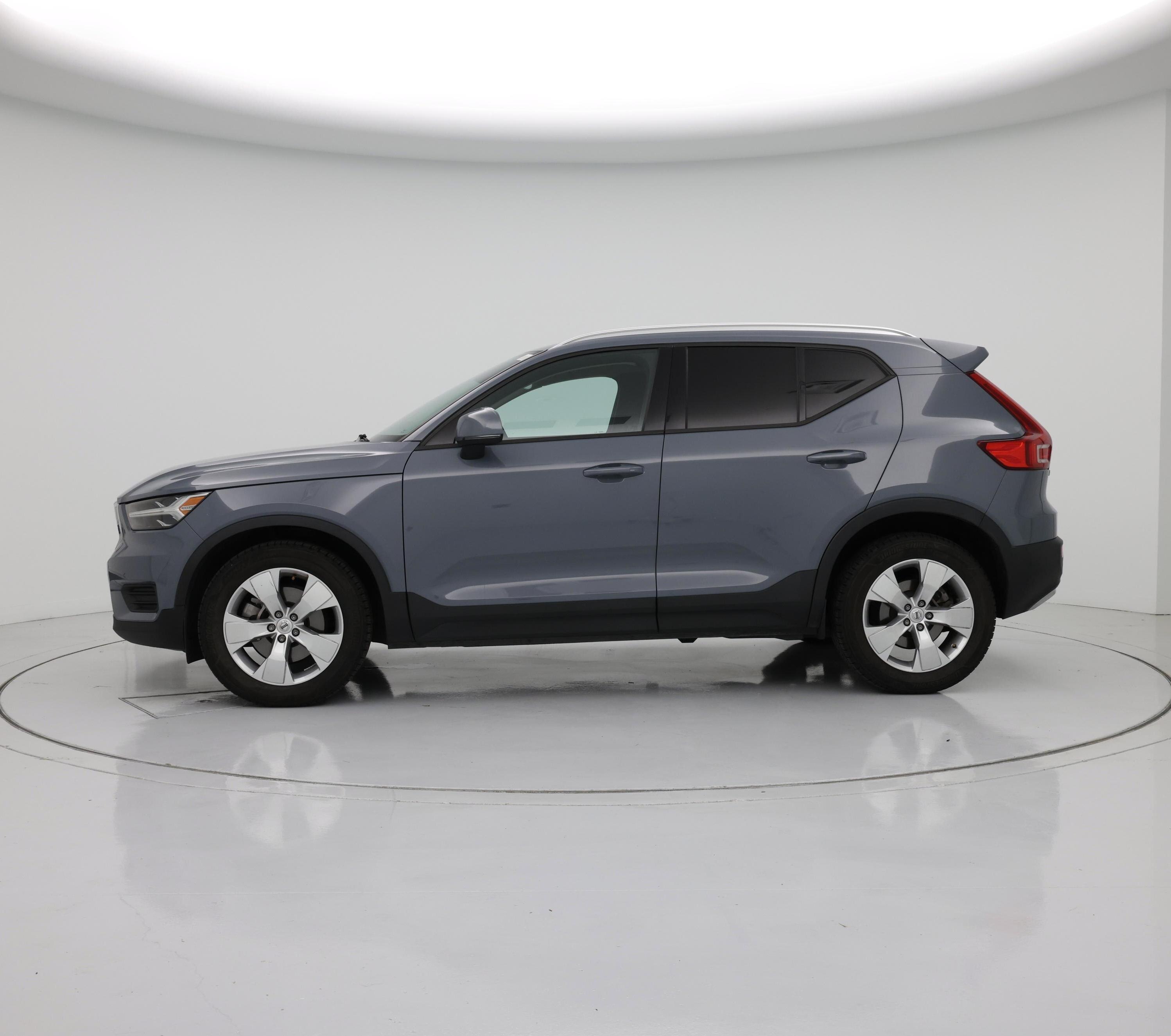 Thumbnail: 2020 Volvo XC40 - 3