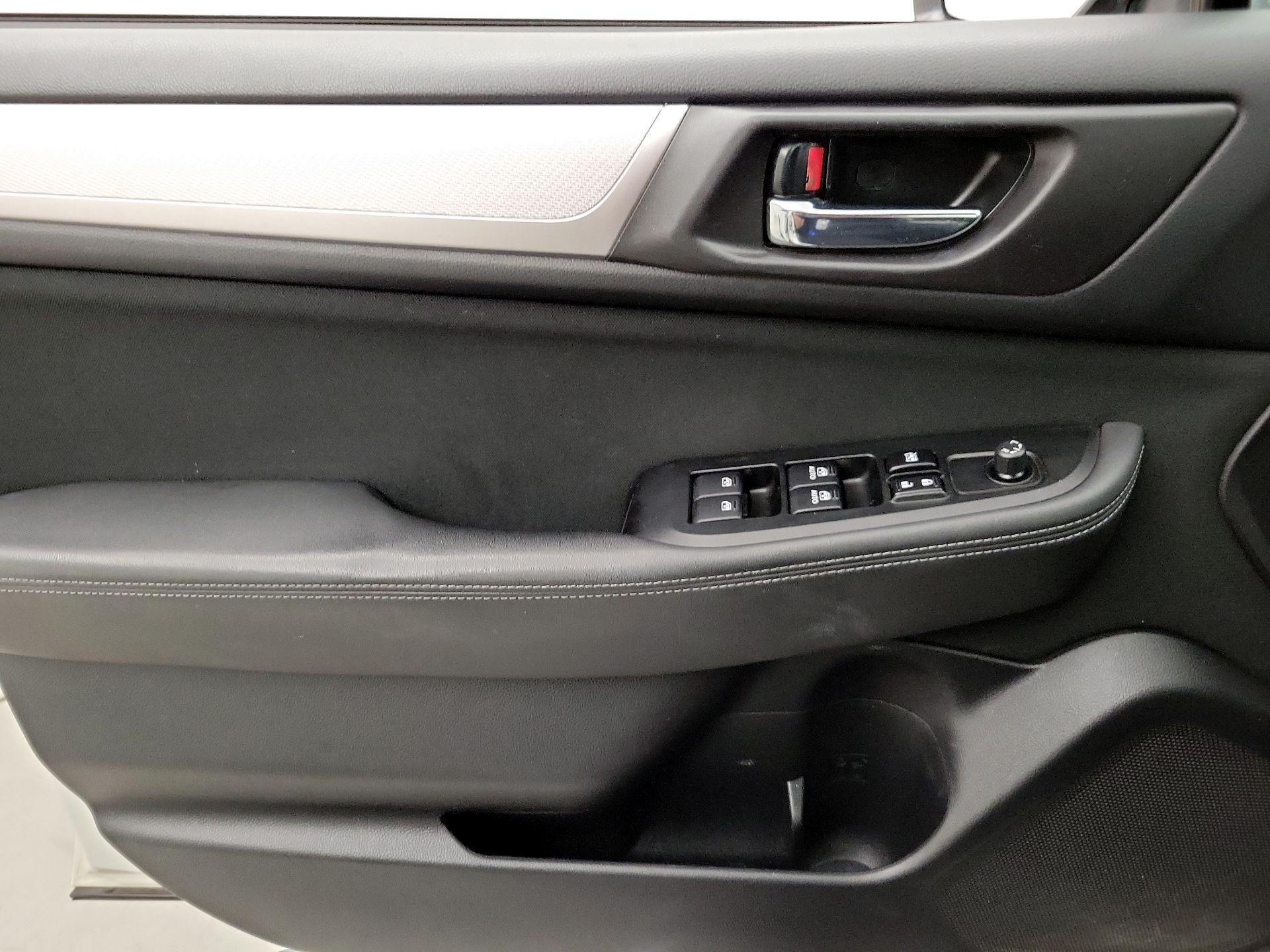 Thumbnail: 2015 Subaru Outback - 12