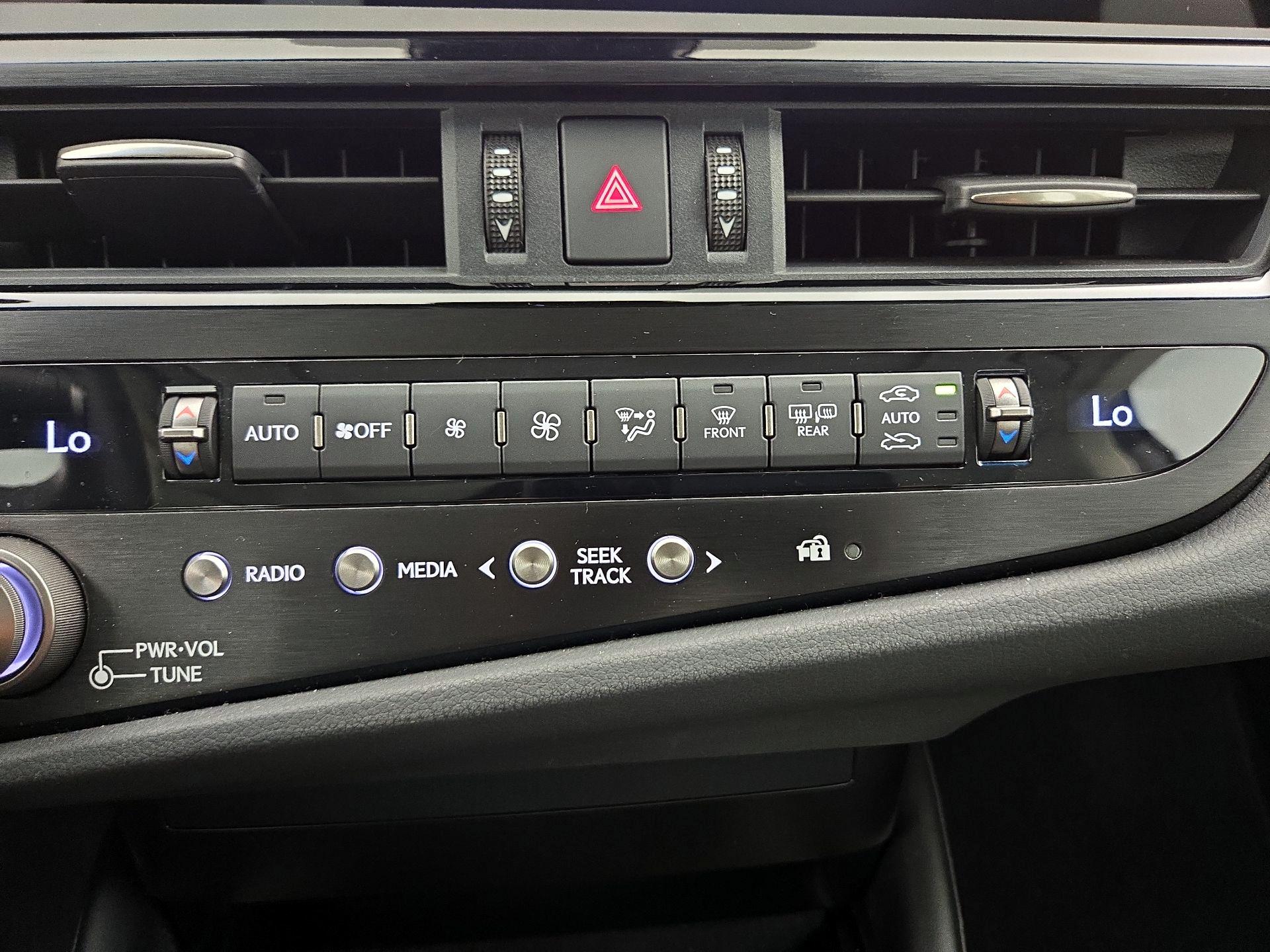 Thumbnail: 2024 Lexus ES - 16