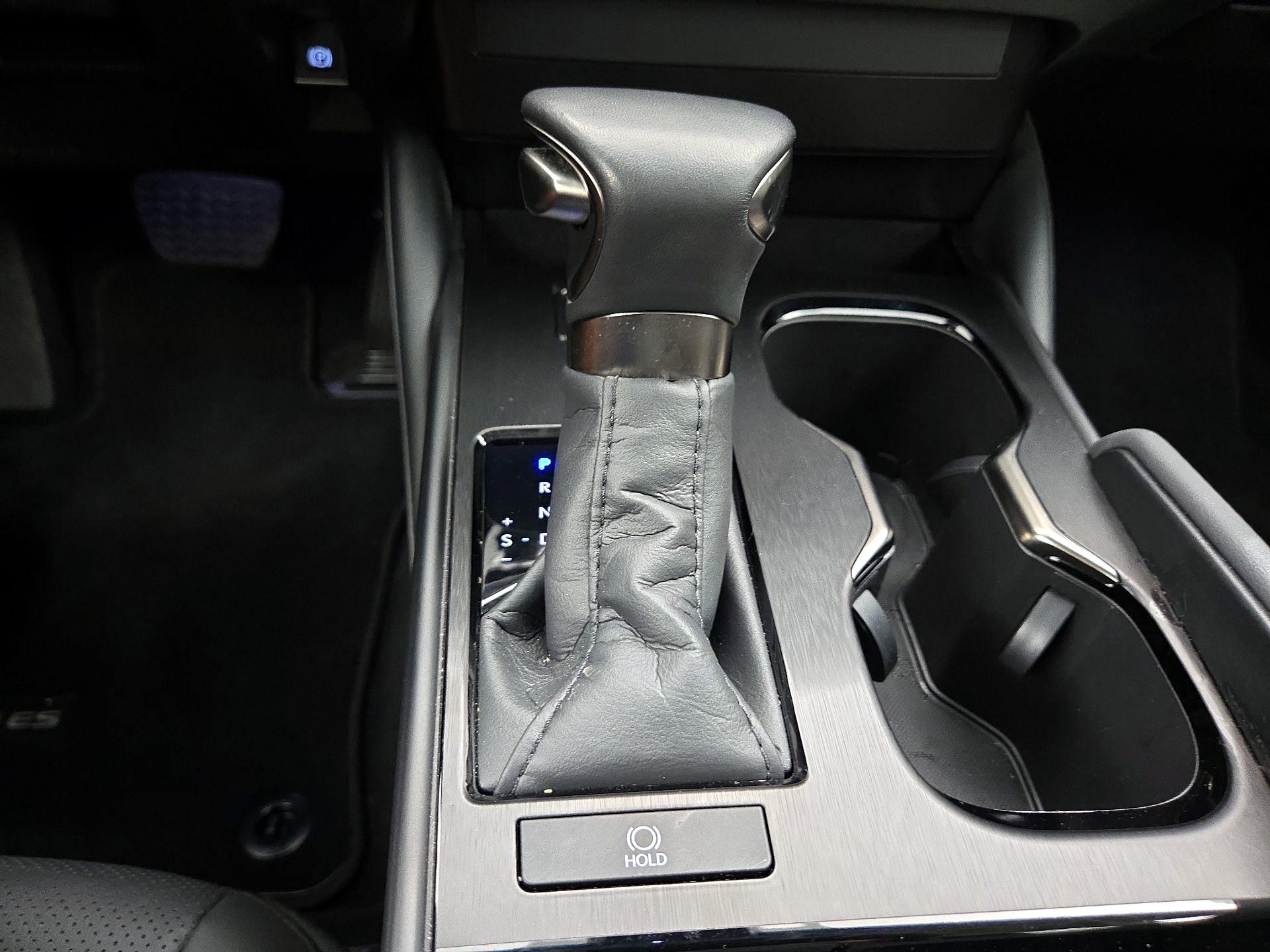 Thumbnail: 2024 Lexus ES - 17