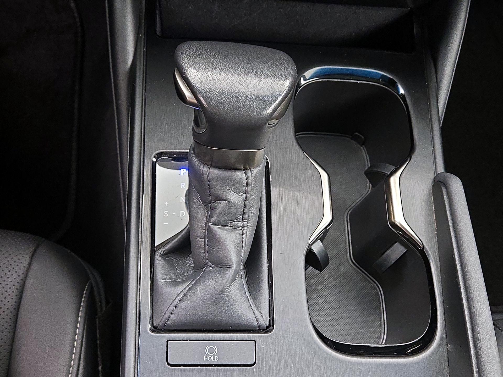 Thumbnail: 2024 Lexus ES - 17
