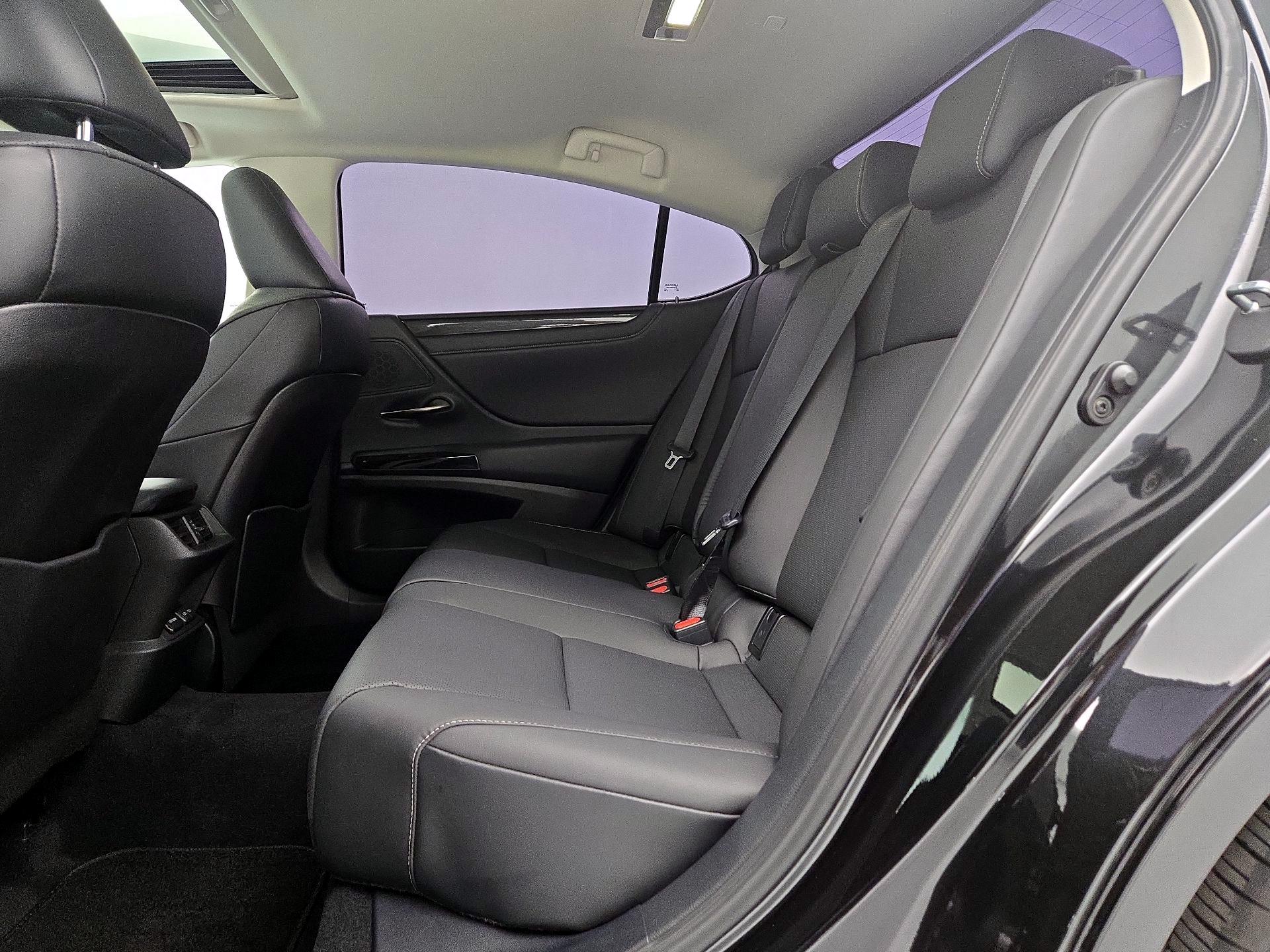 Thumbnail: 2024 Lexus ES - 20