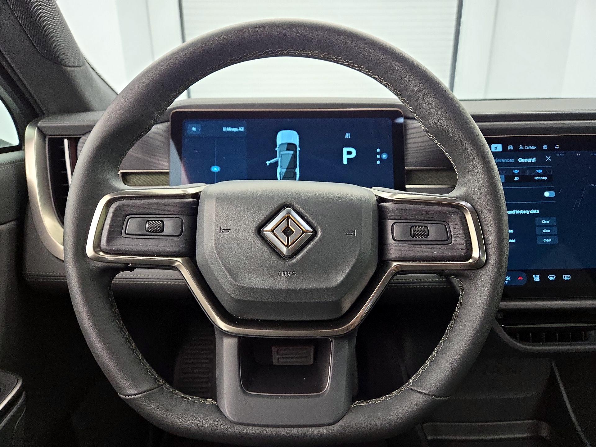 Thumbnail: 2025 Rivian R1S - 10