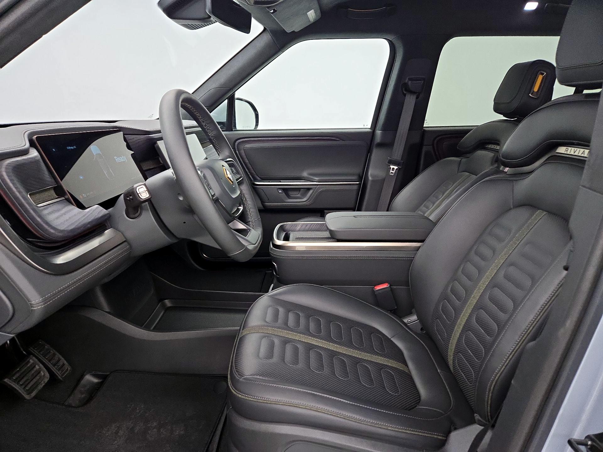 Thumbnail: 2025 Rivian R1S - 11