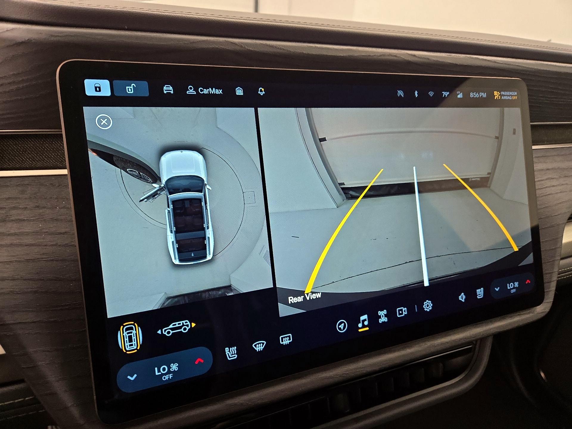 Thumbnail: 2025 Rivian R1S - 14