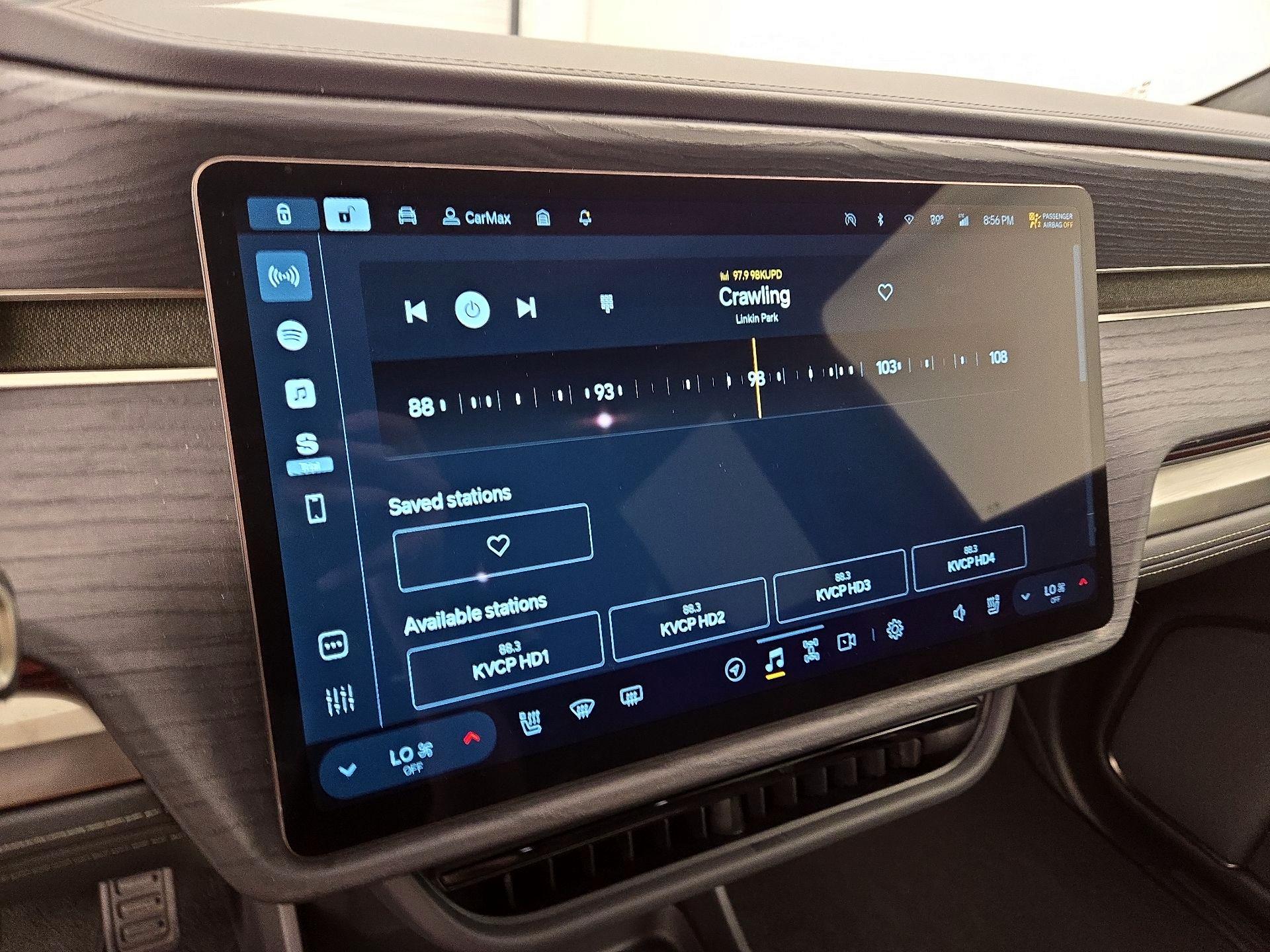 Thumbnail: 2025 Rivian R1S - 15