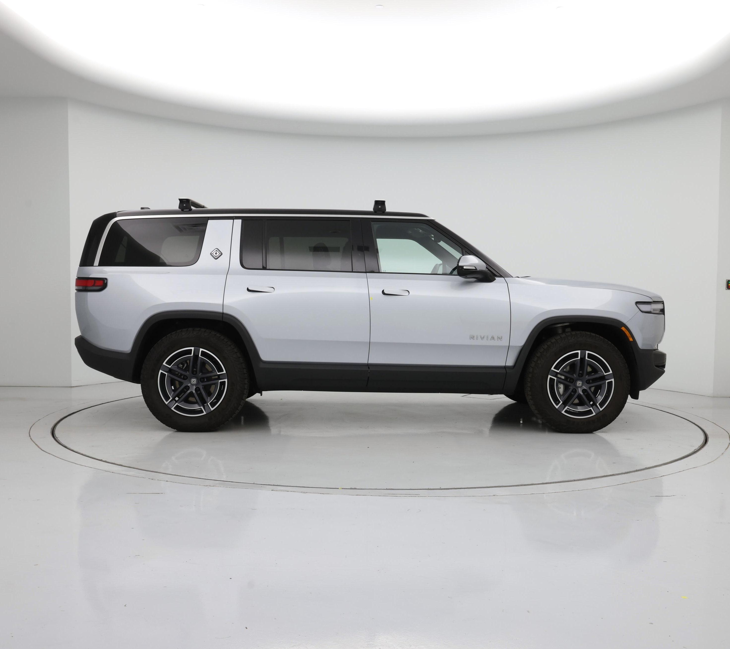 Thumbnail: 2025 Rivian R1S - 7