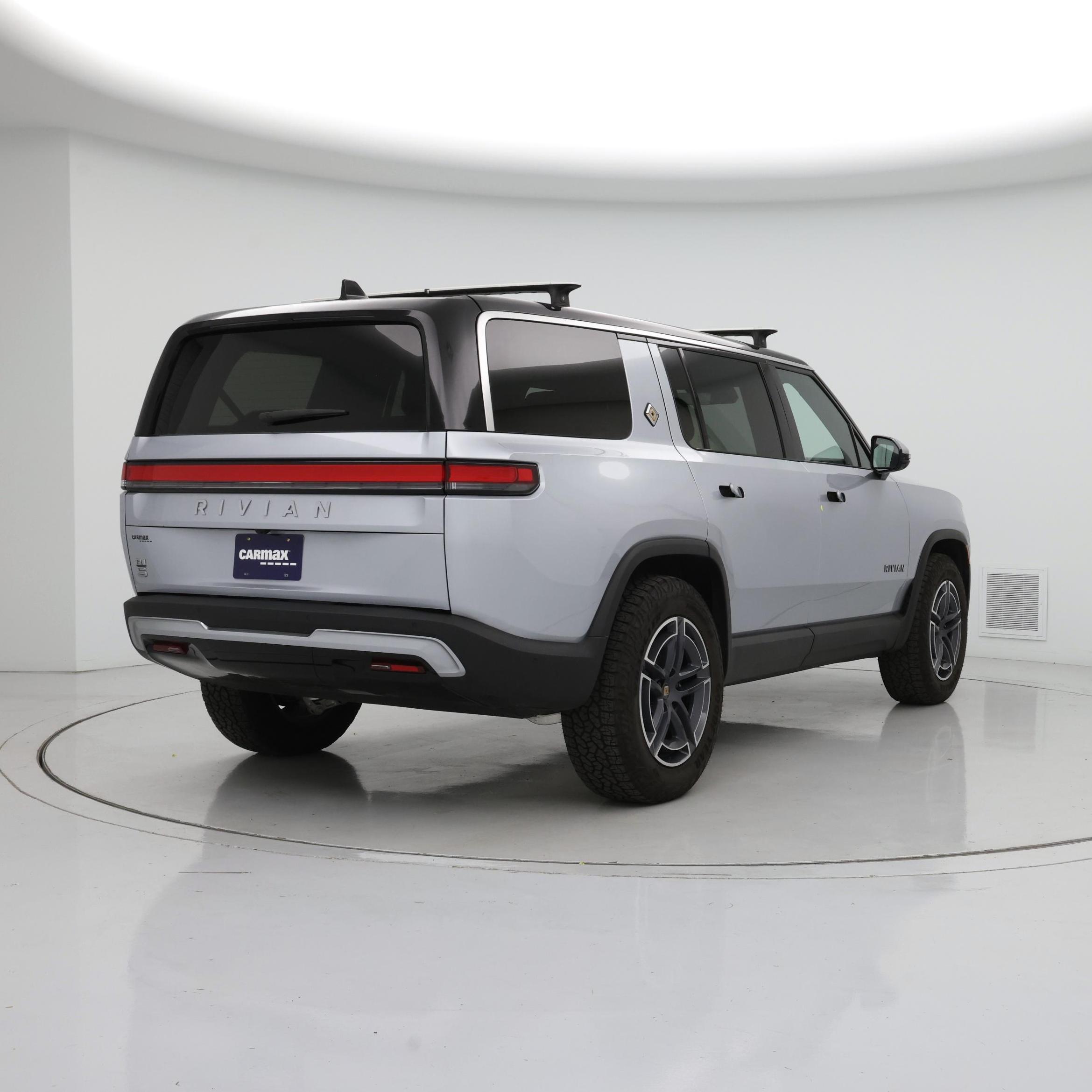 Thumbnail: 2025 Rivian R1S - 8