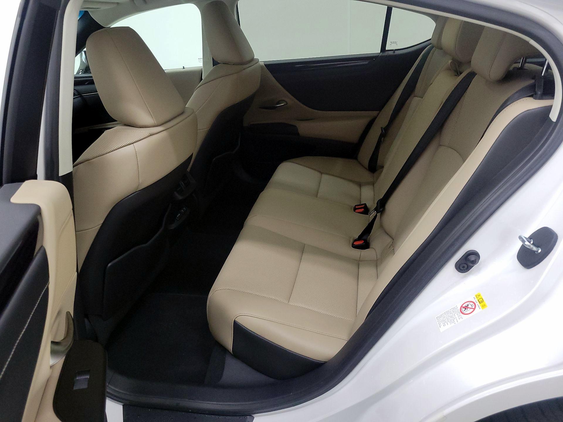 Thumbnail: 2019 Lexus ES - 20