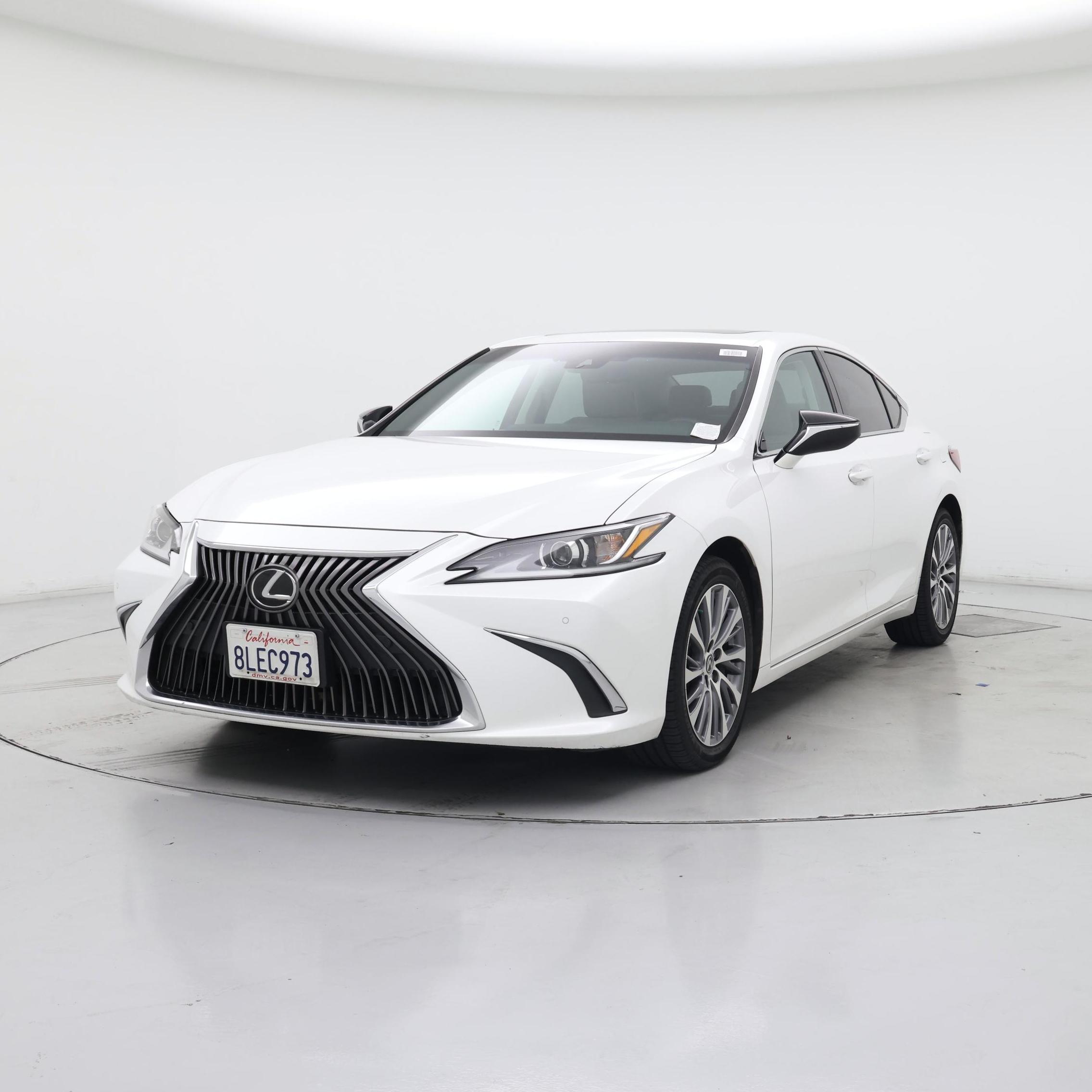 Thumbnail: 2019 Lexus ES - 4