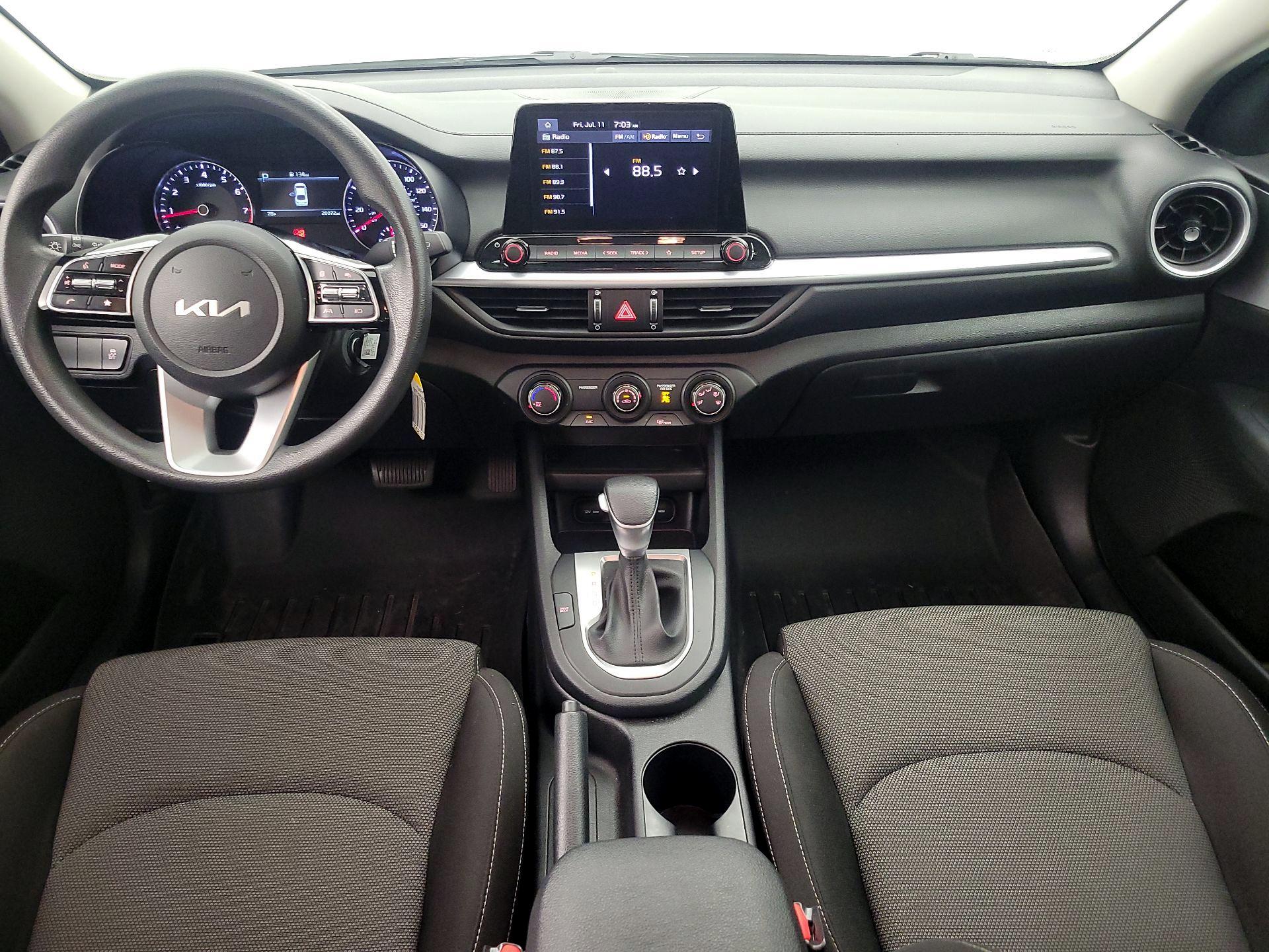 Thumbnail: 2022 Kia Forte - 9