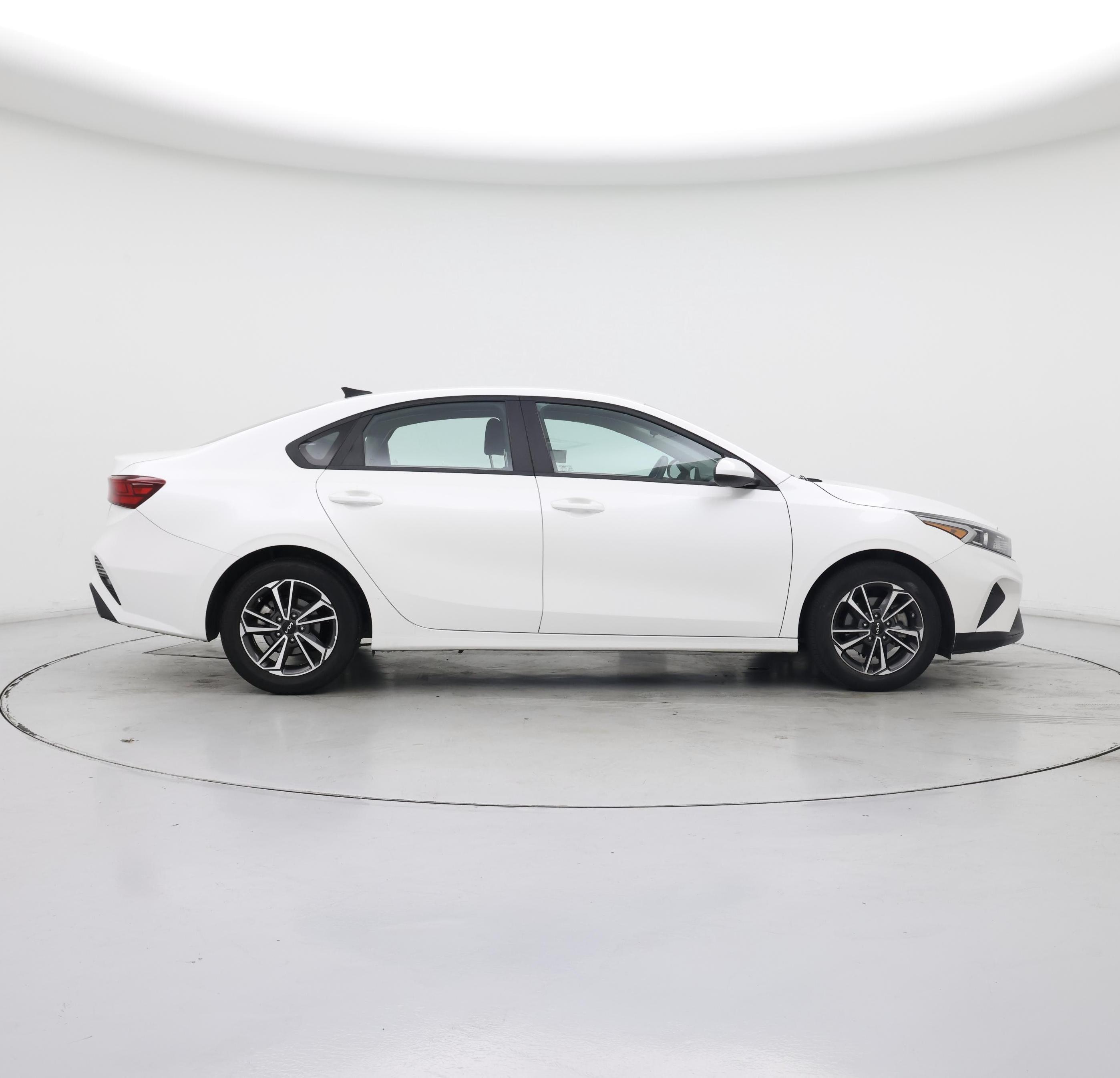 Thumbnail: 2022 Kia Forte - 7