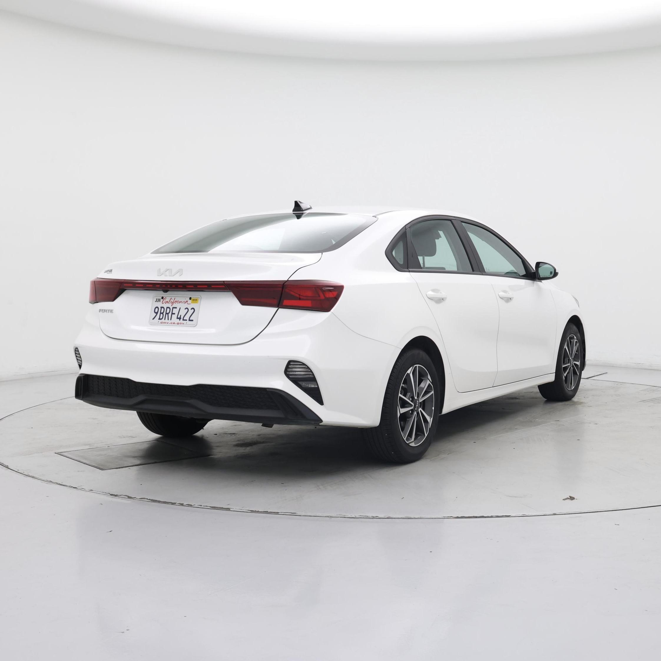 Thumbnail: 2022 Kia Forte - 8