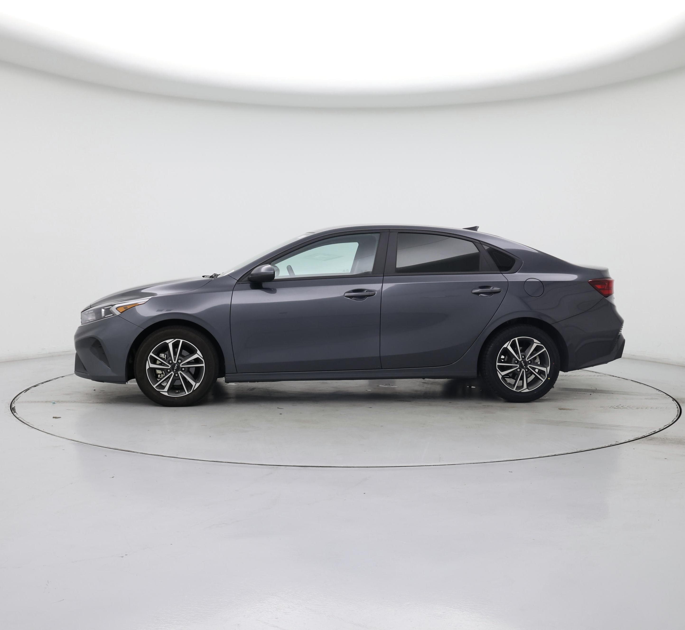 Thumbnail: 2023 Kia Forte - 3
