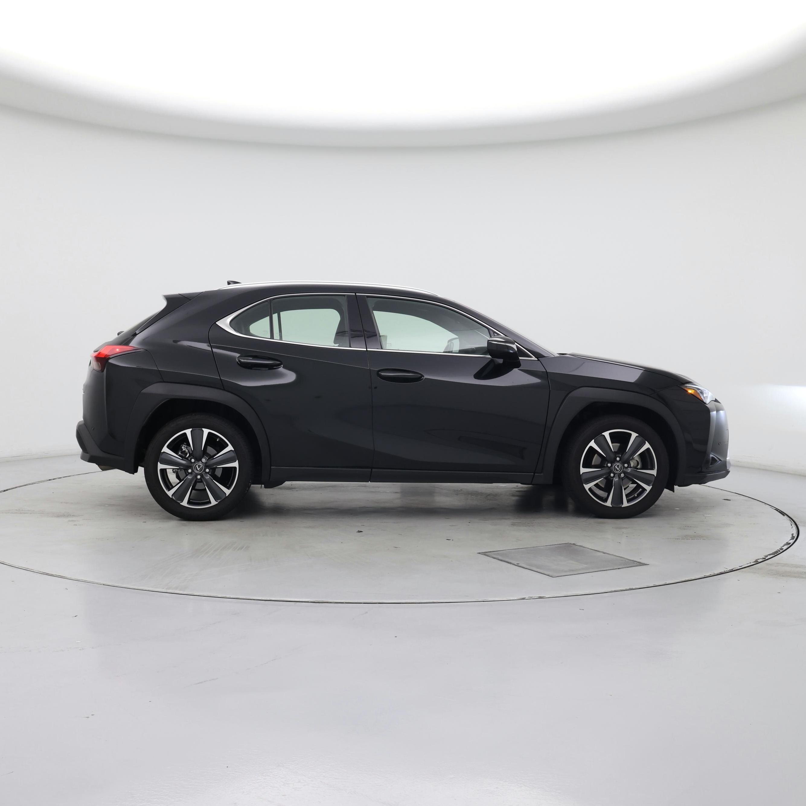 Thumbnail: 2022 Lexus UX - 7
