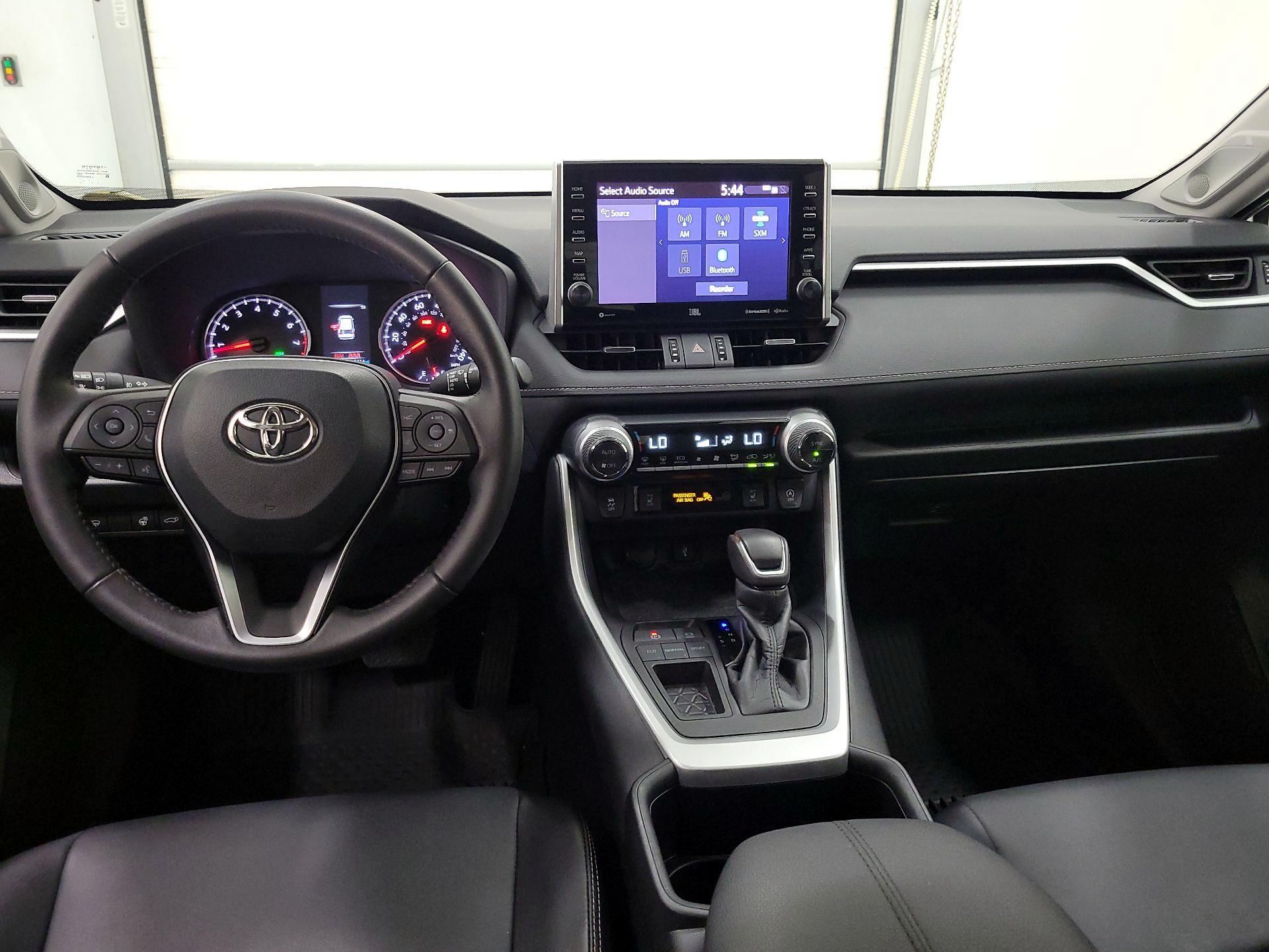 Thumbnail: 2022 Toyota RAV4 - 9