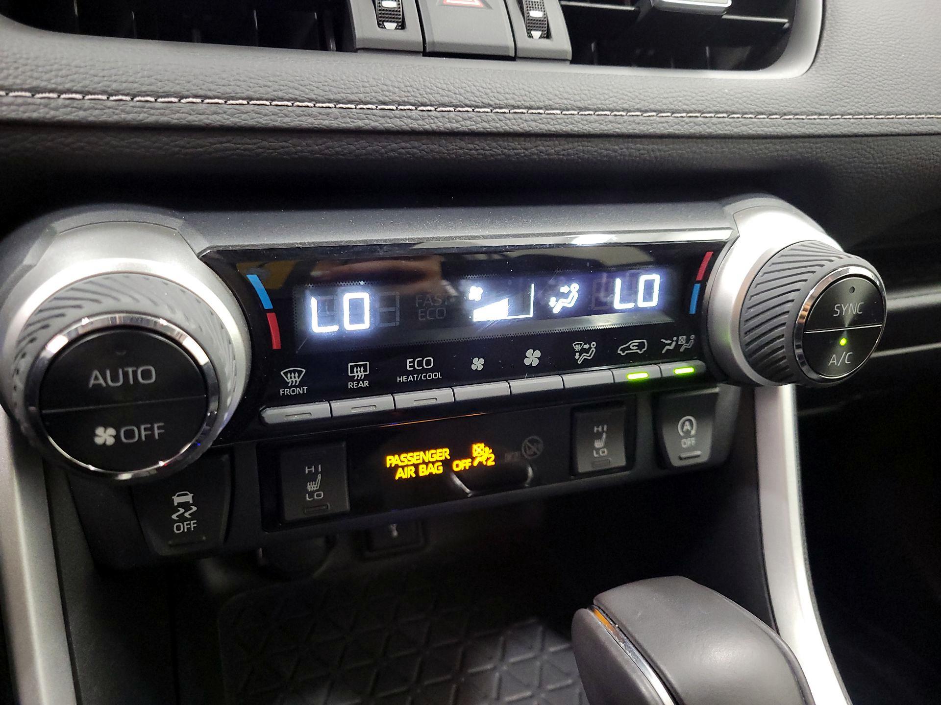 Thumbnail: 2022 Toyota RAV4 - 16
