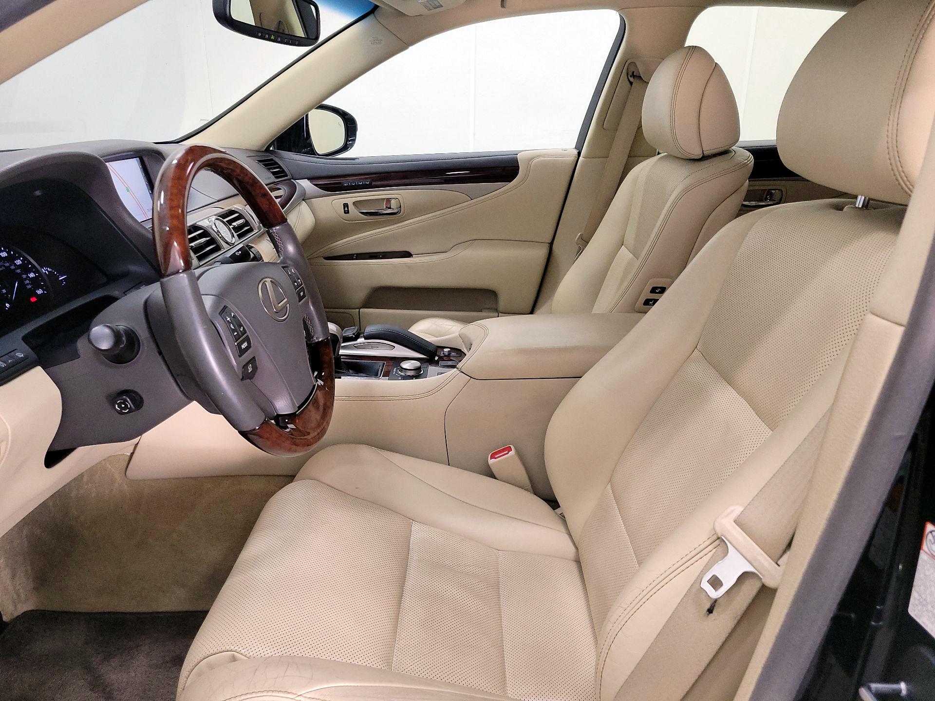 Thumbnail: 2017 Lexus LS - 11
