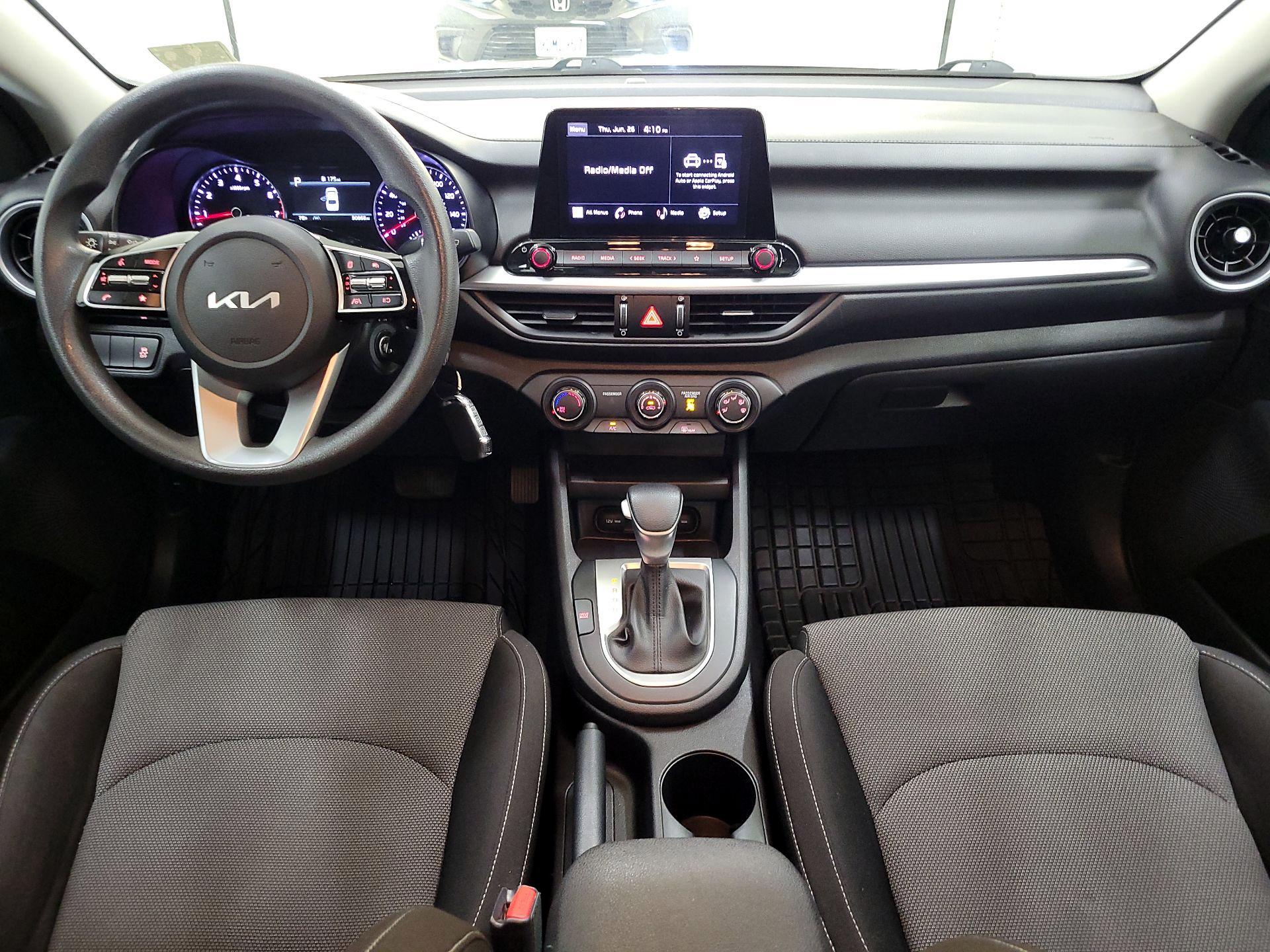 Thumbnail: 2023 Kia Forte - 9