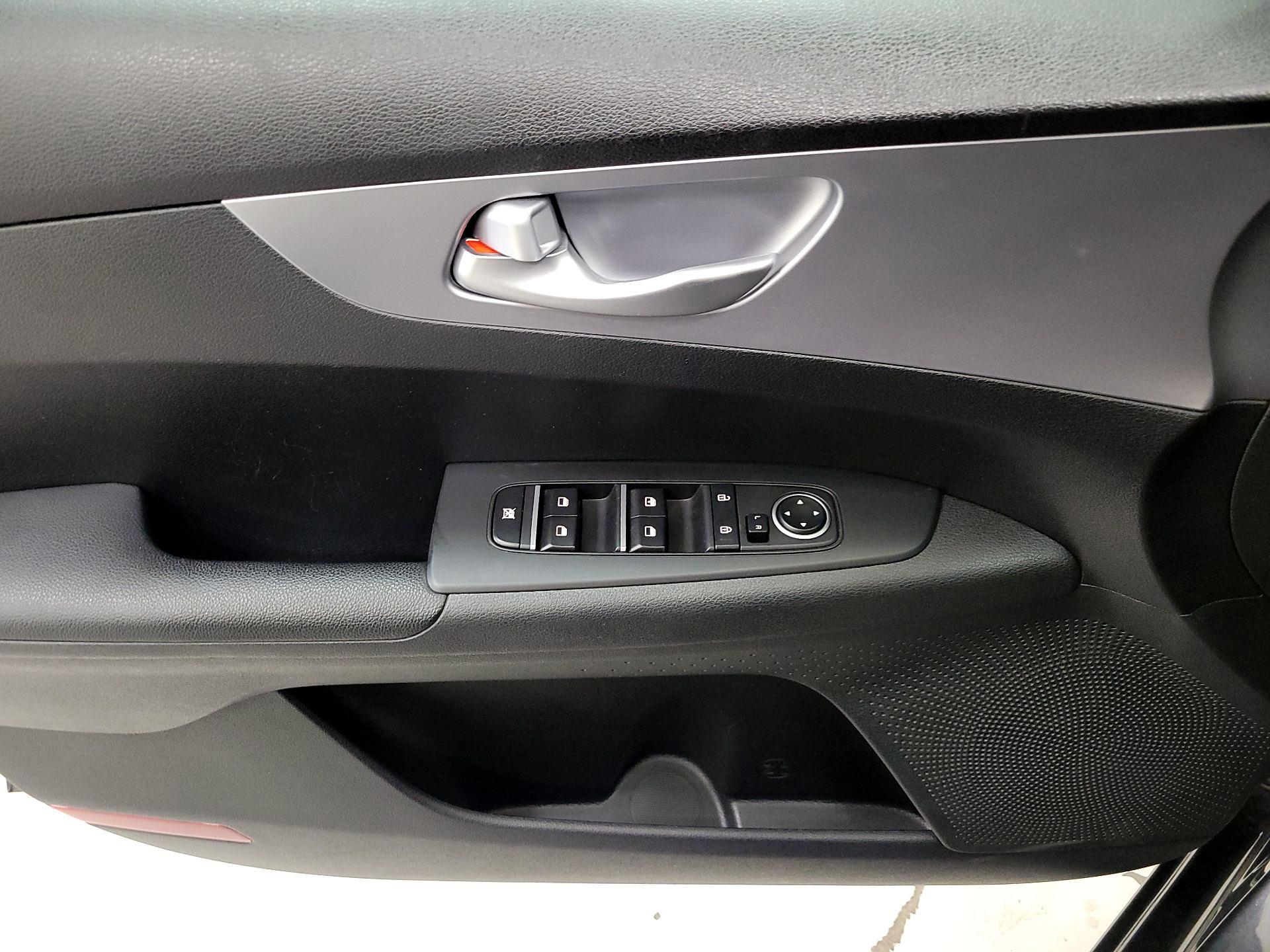 Thumbnail: 2023 Kia Forte - 12