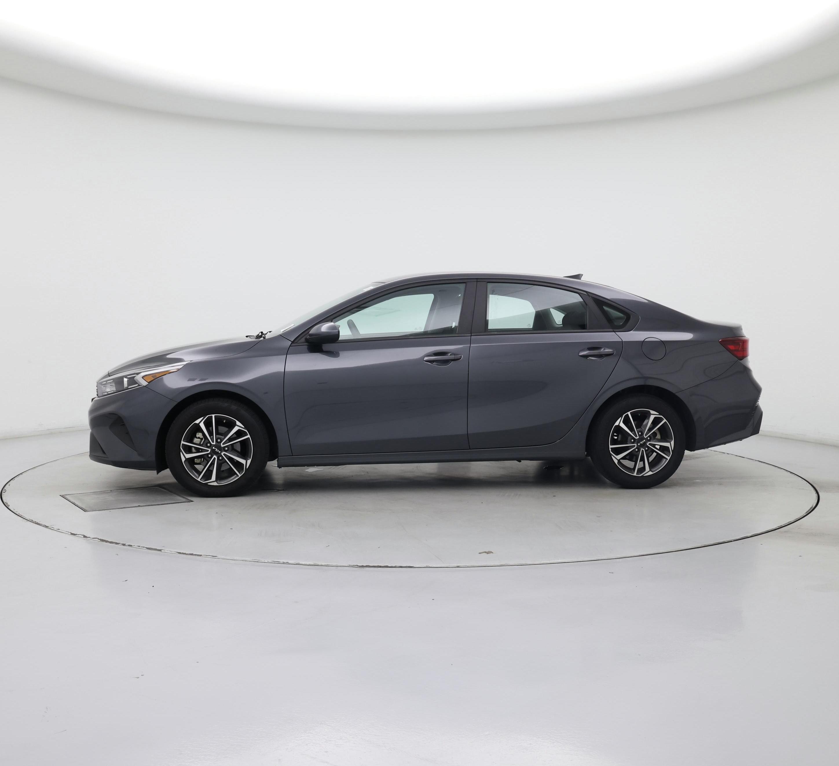 Thumbnail: 2023 Kia Forte - 3