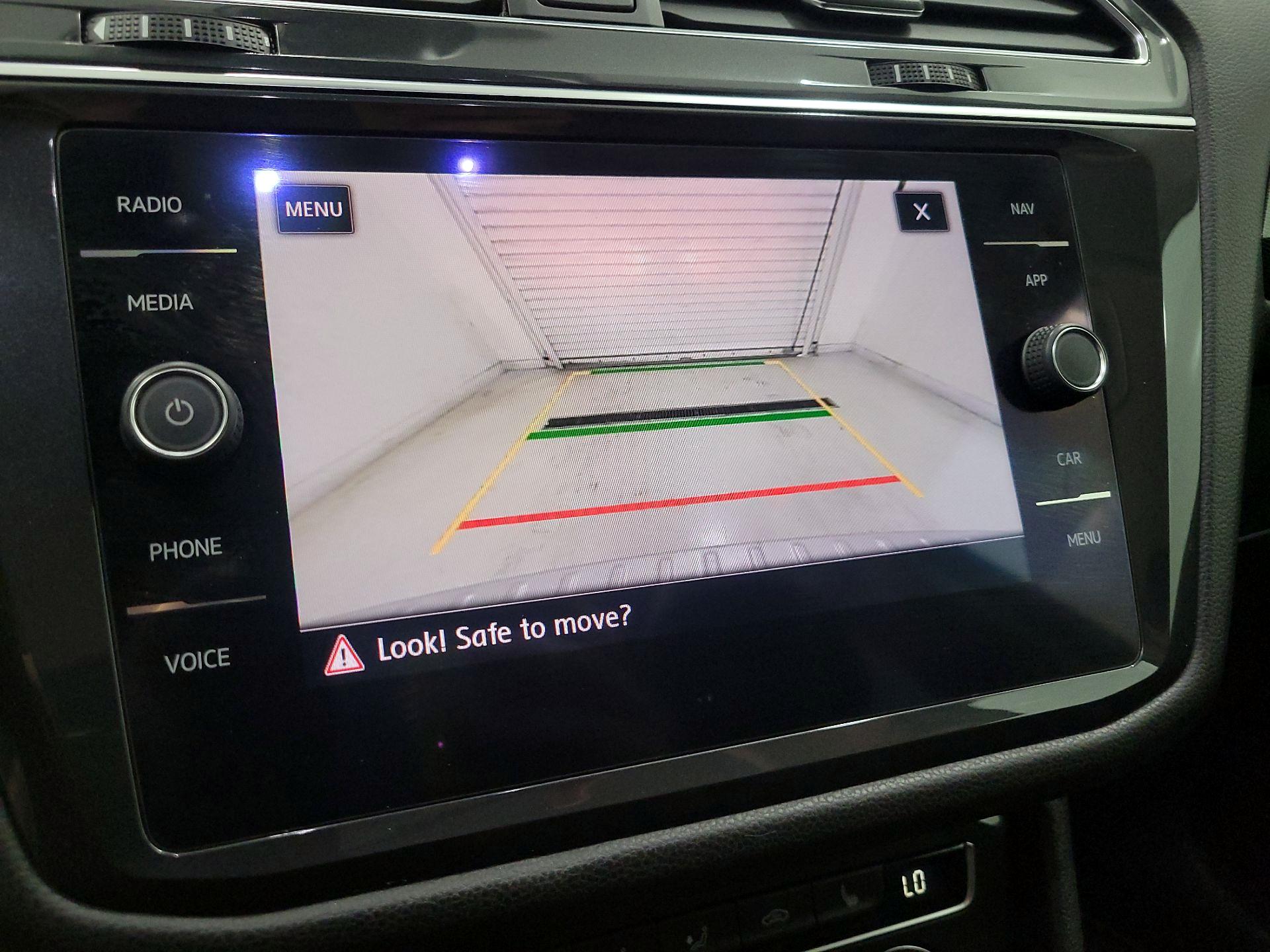 Thumbnail: 2018 Volkswagen Tiguan - 15