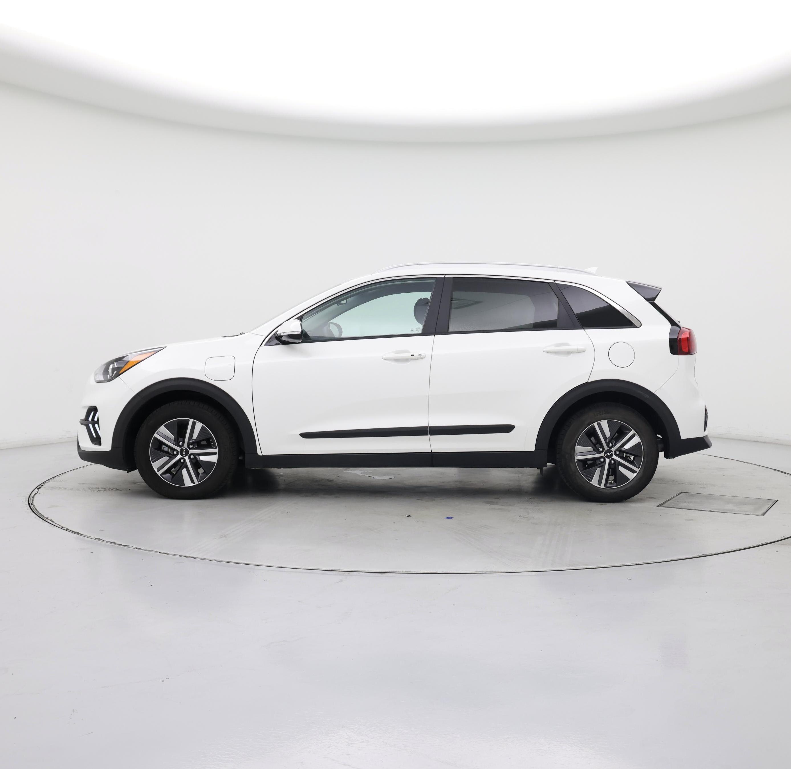 Thumbnail: 2022 Kia Niro - 3