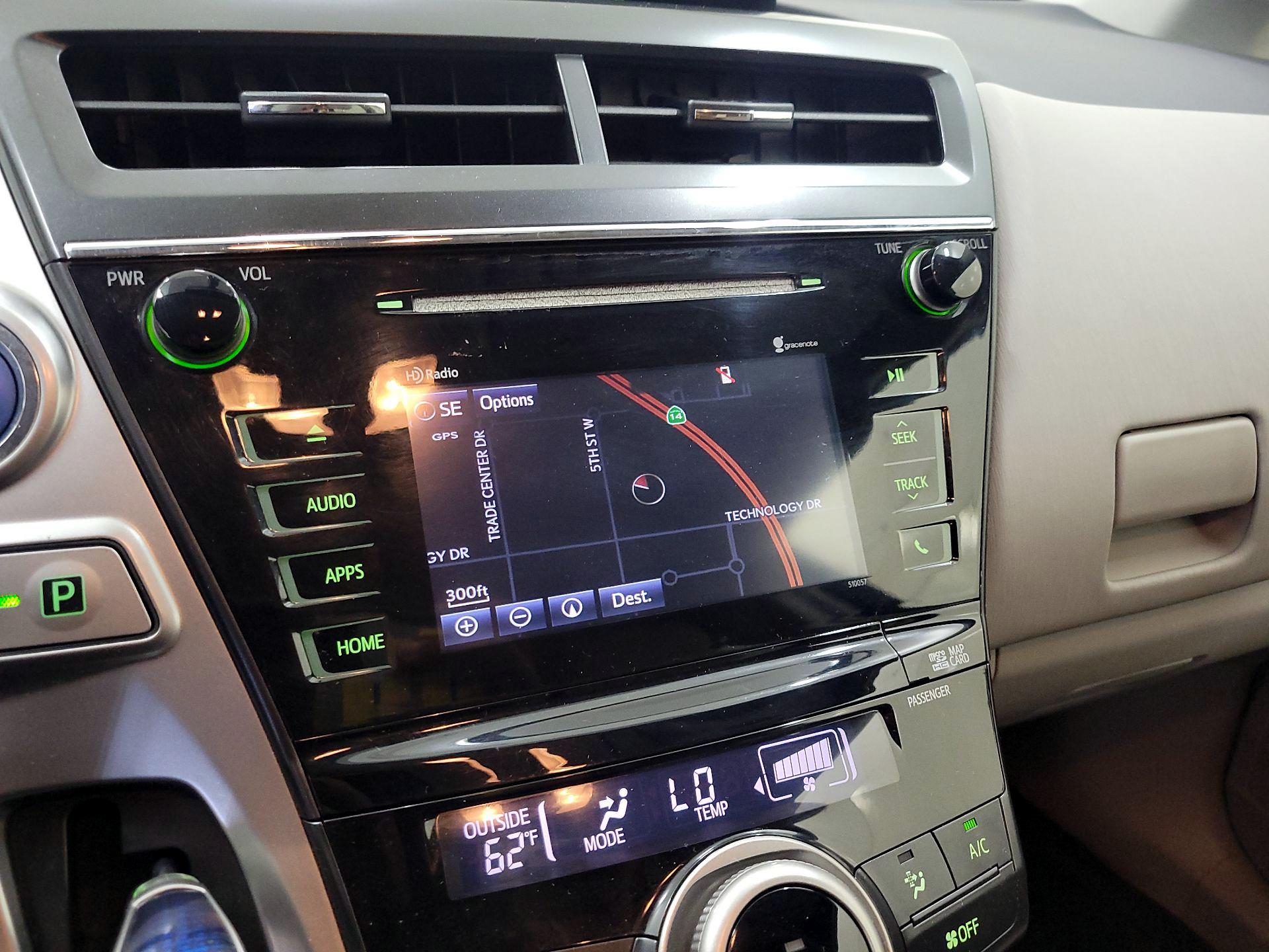 Thumbnail: 2015 Toyota Prius v - 14