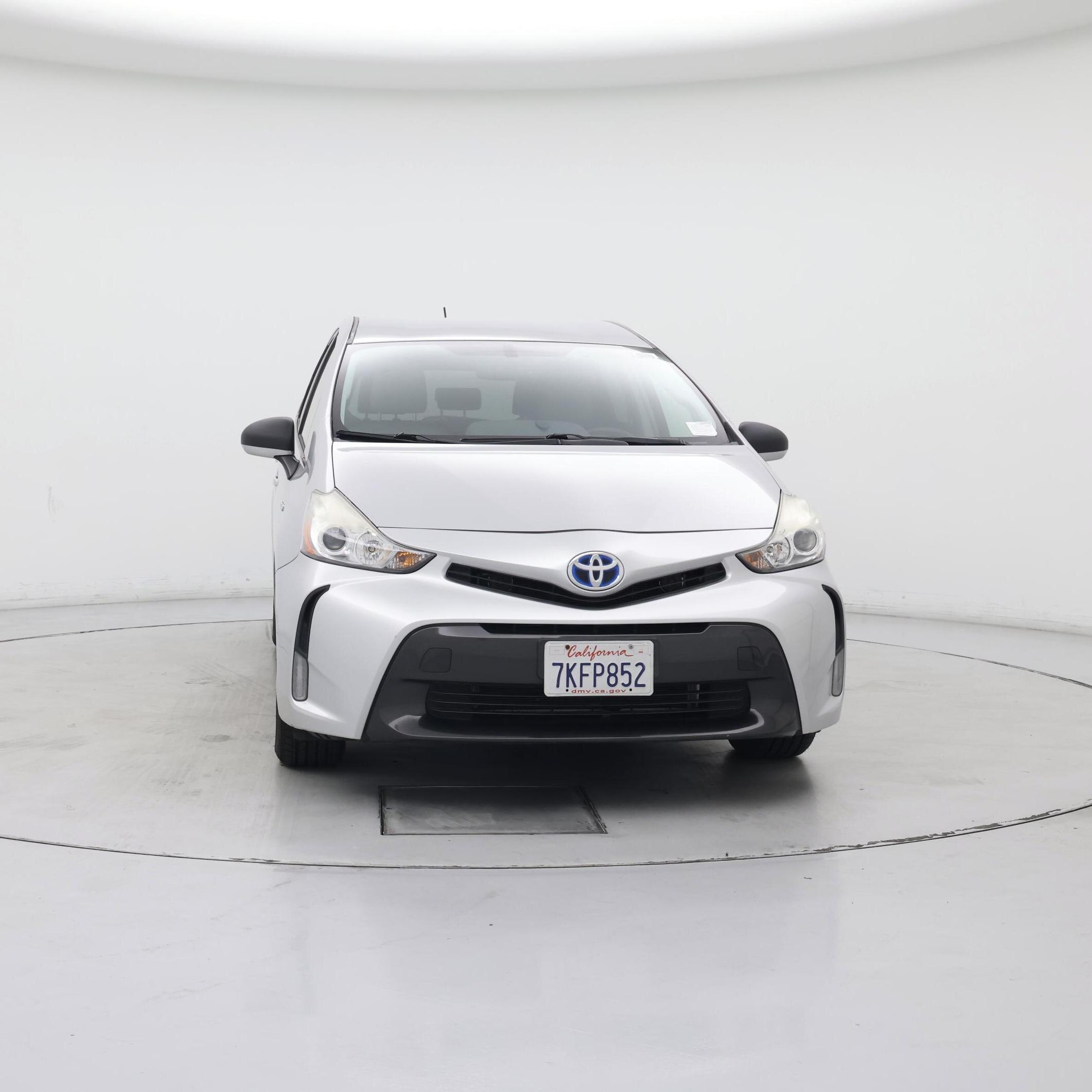 Thumbnail: 2015 Toyota Prius v - 5
