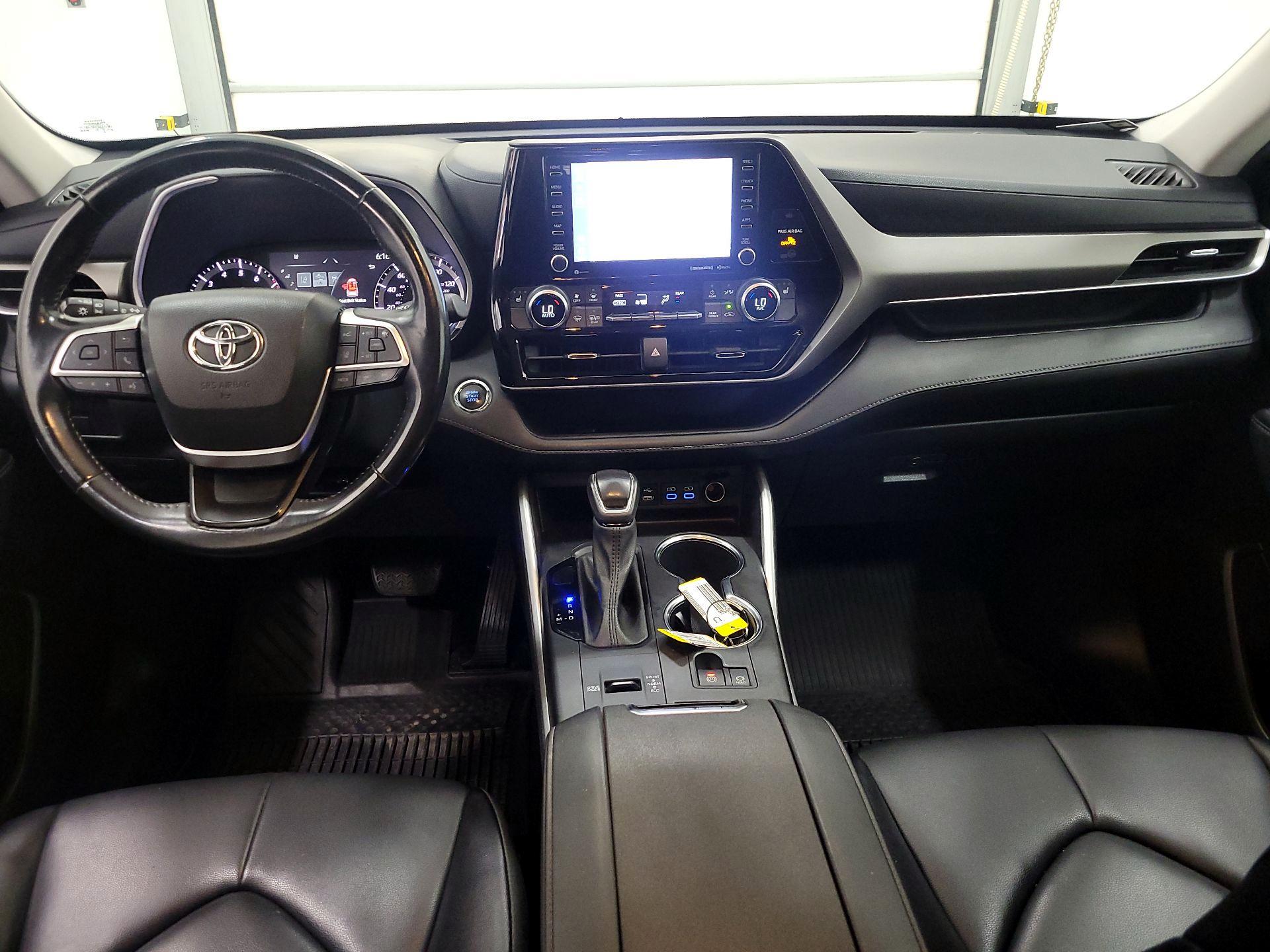 Thumbnail: 2022 Toyota Highlander - 9